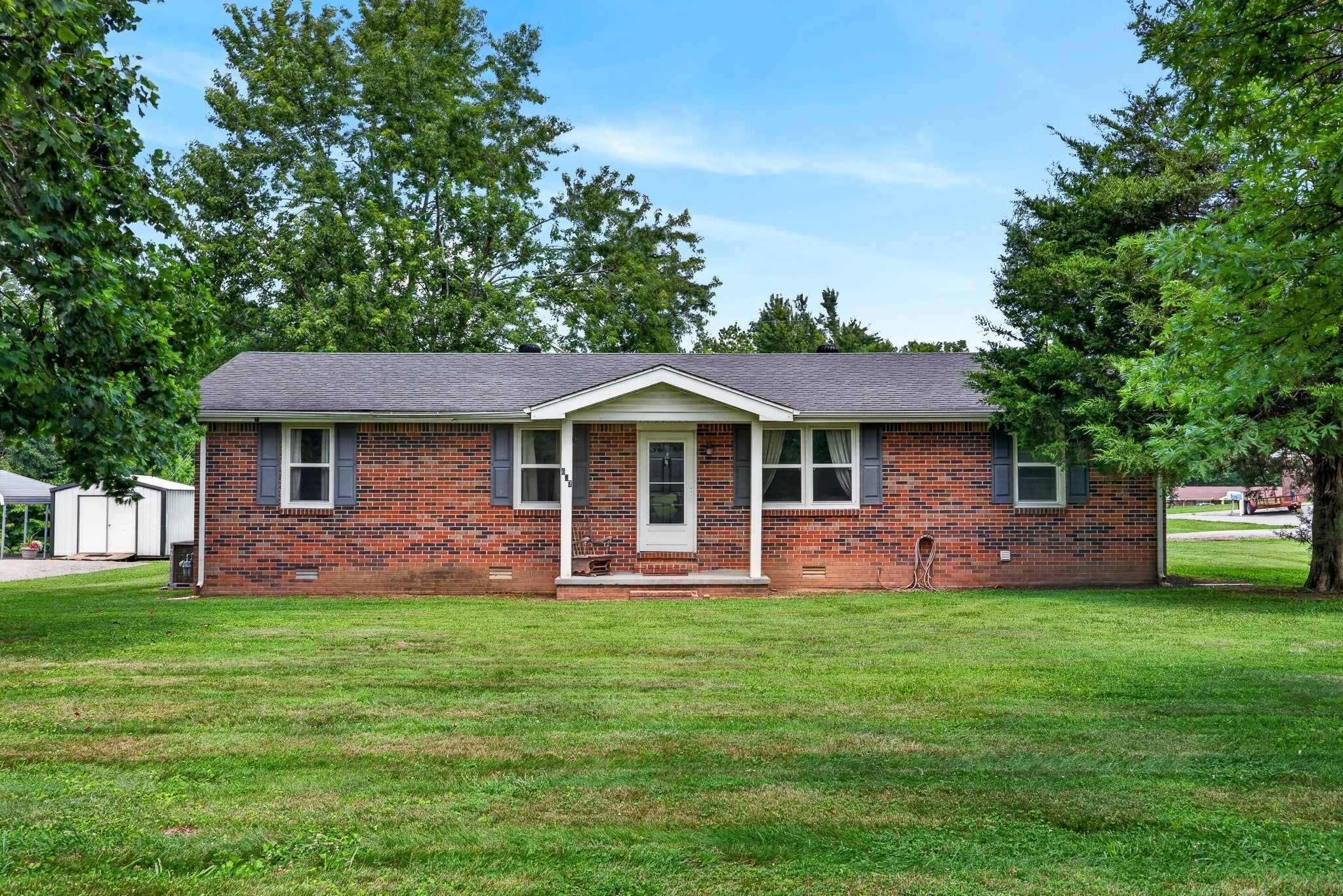 Baker Dr, Lafayette, TN 37083