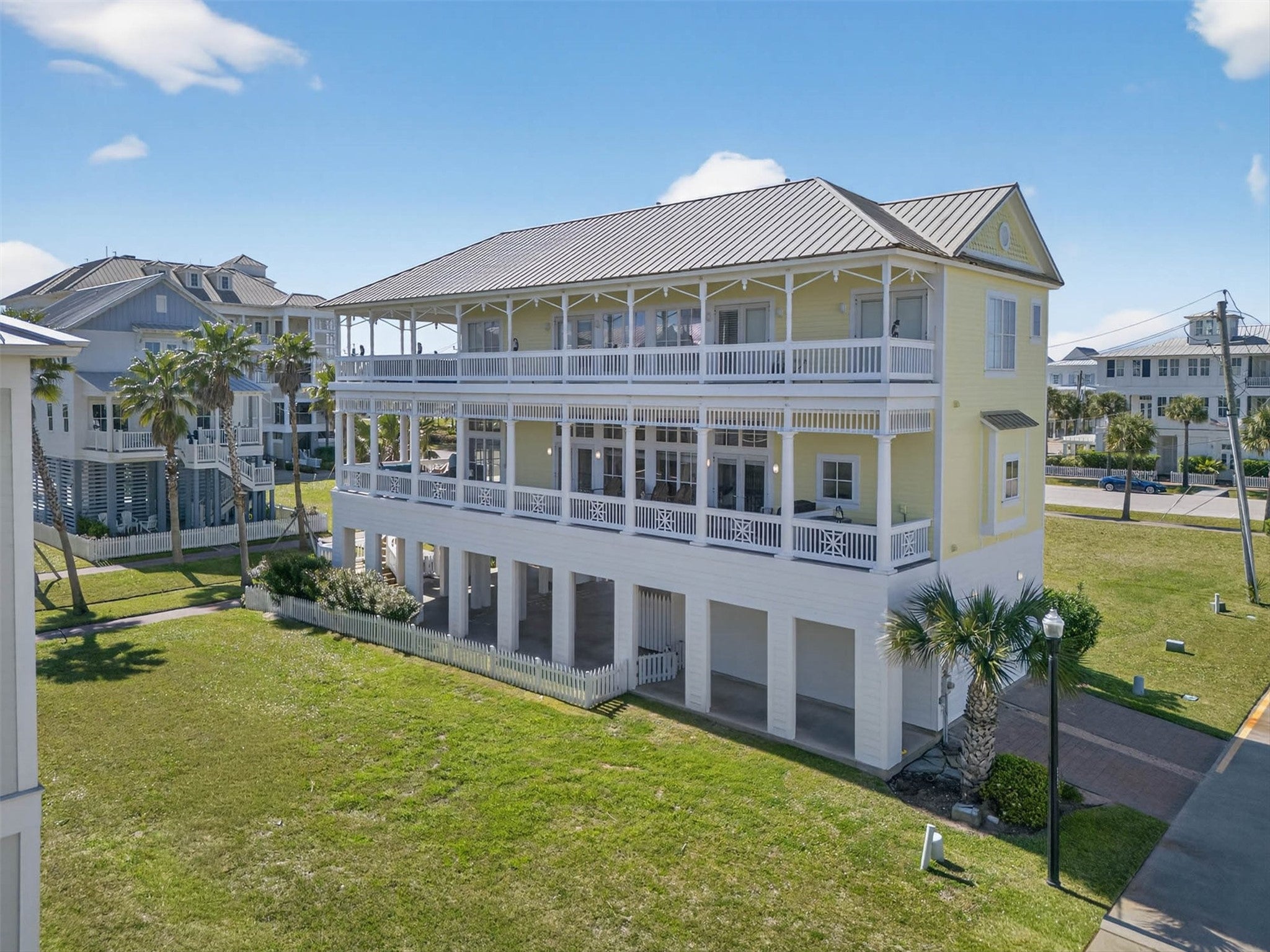 Beachtown Psge, Galveston, TX 77550 #1
