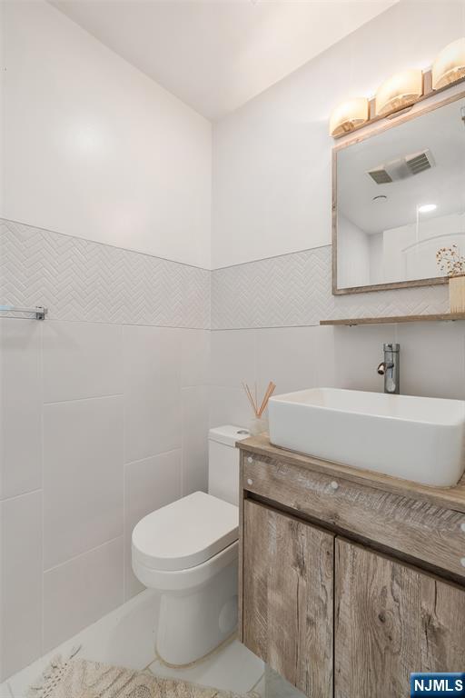 Weehawken, New Jersey, 07086, United States, 2 Bedrooms Bedrooms, ,2 BathroomsBathrooms,Residential,For Sale,1840362