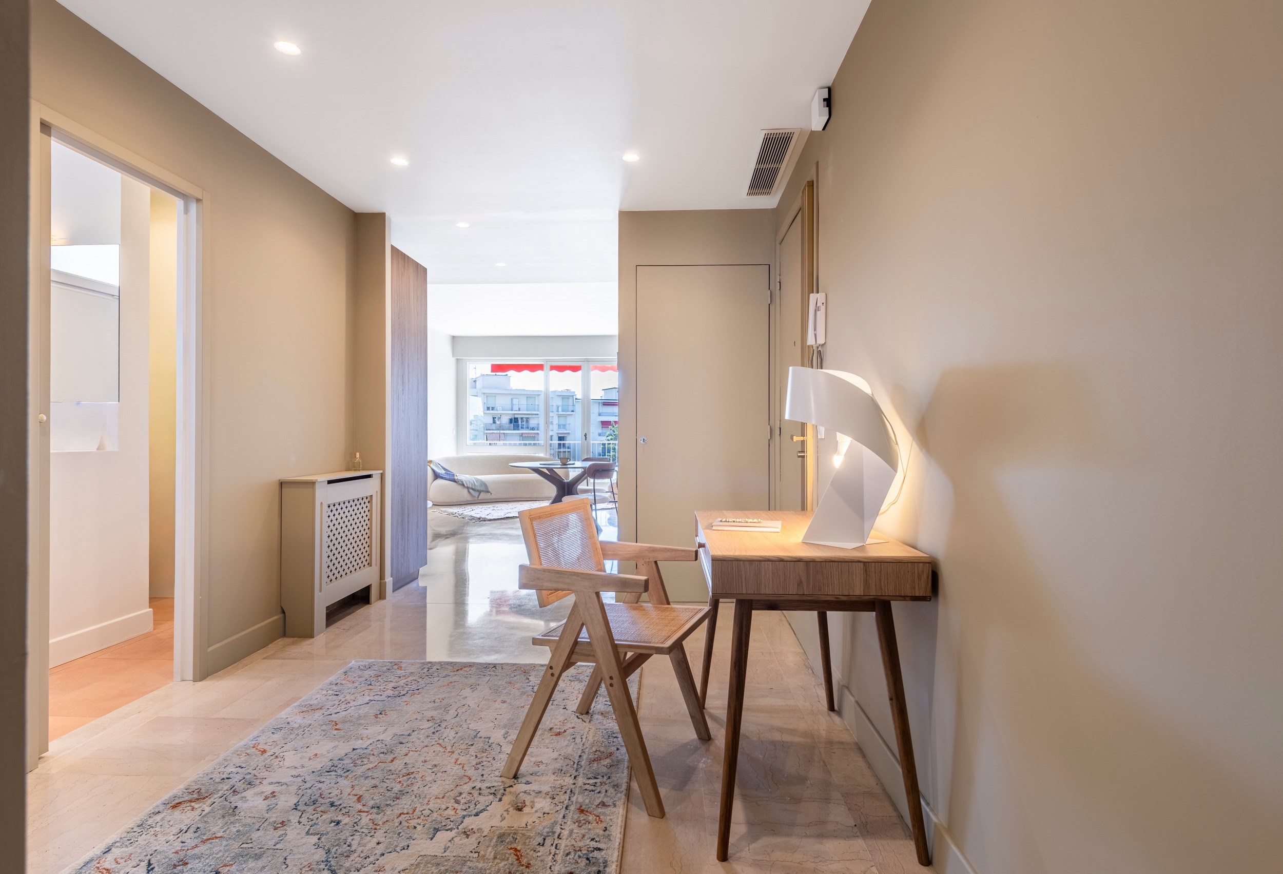  Parc Impérial - Exclusive listing: renovated 2-bed apartment with terrace and v… - 物件實景