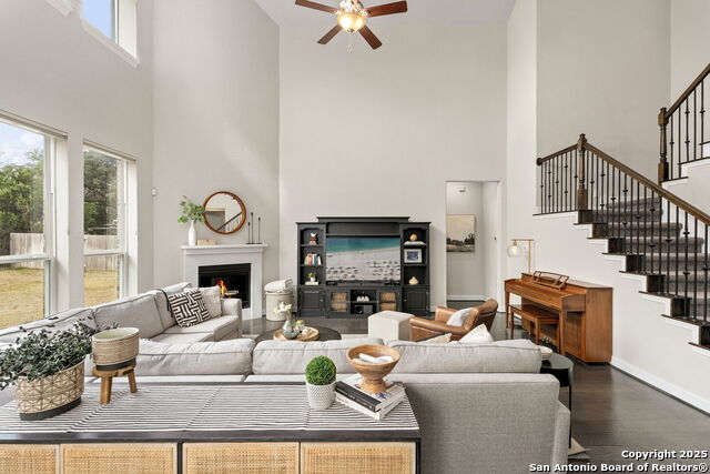 Boerne, Texas, 78006, United States, 5 Bedrooms Bedrooms, ,4 BathroomsBathrooms,Residential,For Sale,1729850