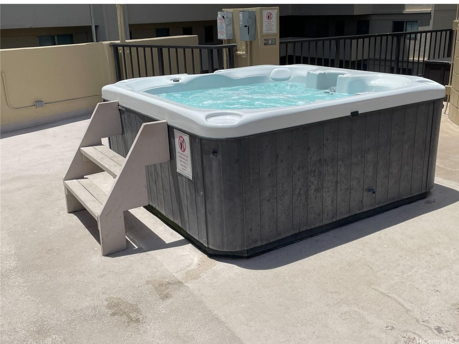 Honolulu, Hawaii, 96815, United States, 1 Bedroom Bedrooms, ,2 BathroomsBathrooms,Residential,For Sale,1898628