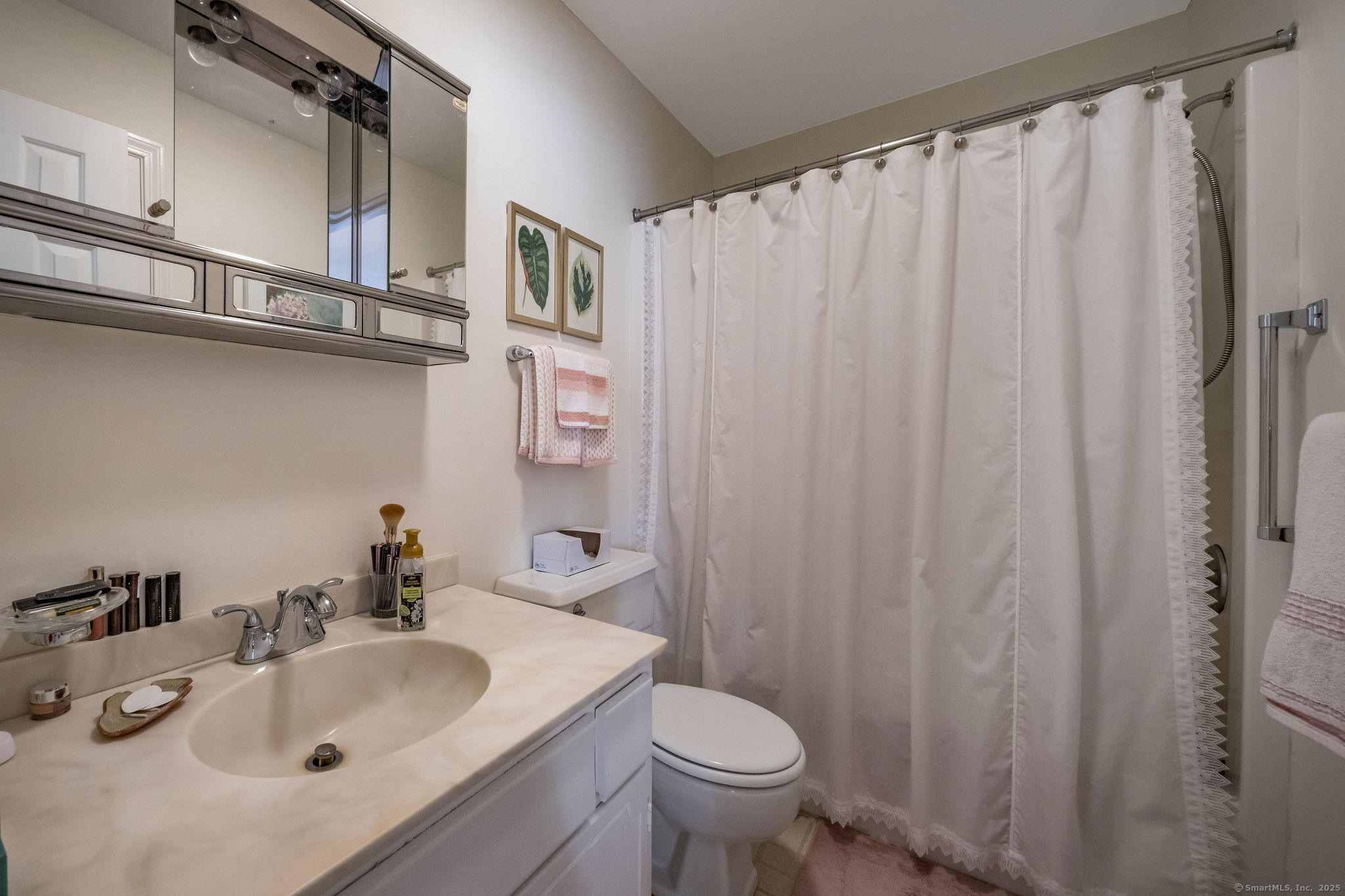 Madison, Connecticut, 06443, United States, 2 Bedrooms Bedrooms, ,3 BathroomsBathrooms,Residential,For Sale,1988071