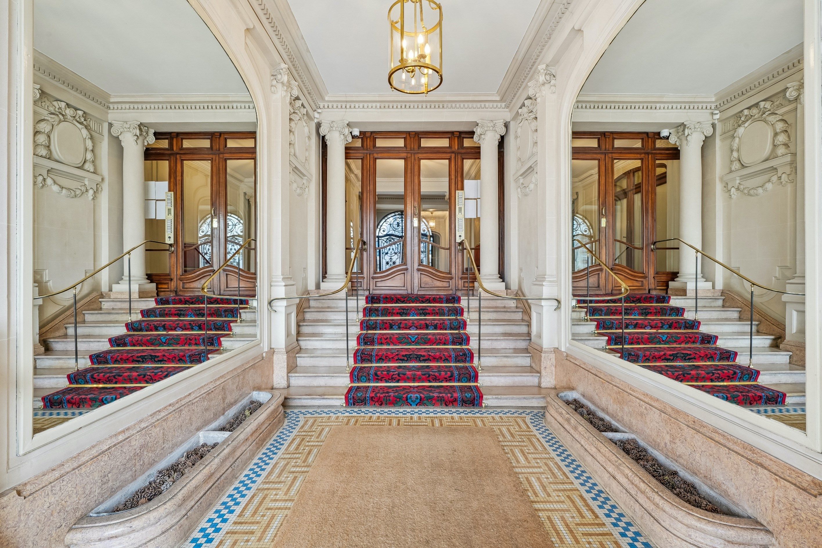  Off-Market – Exceptional Garden-Level Apartment Facing the Eiffel Tower - 物件實景