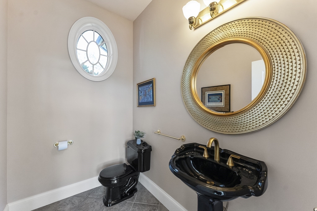 Plymouth, Massachusetts, 02360, United States, 4 Bedrooms Bedrooms, ,4 BathroomsBathrooms,Residential,For Sale,1903288