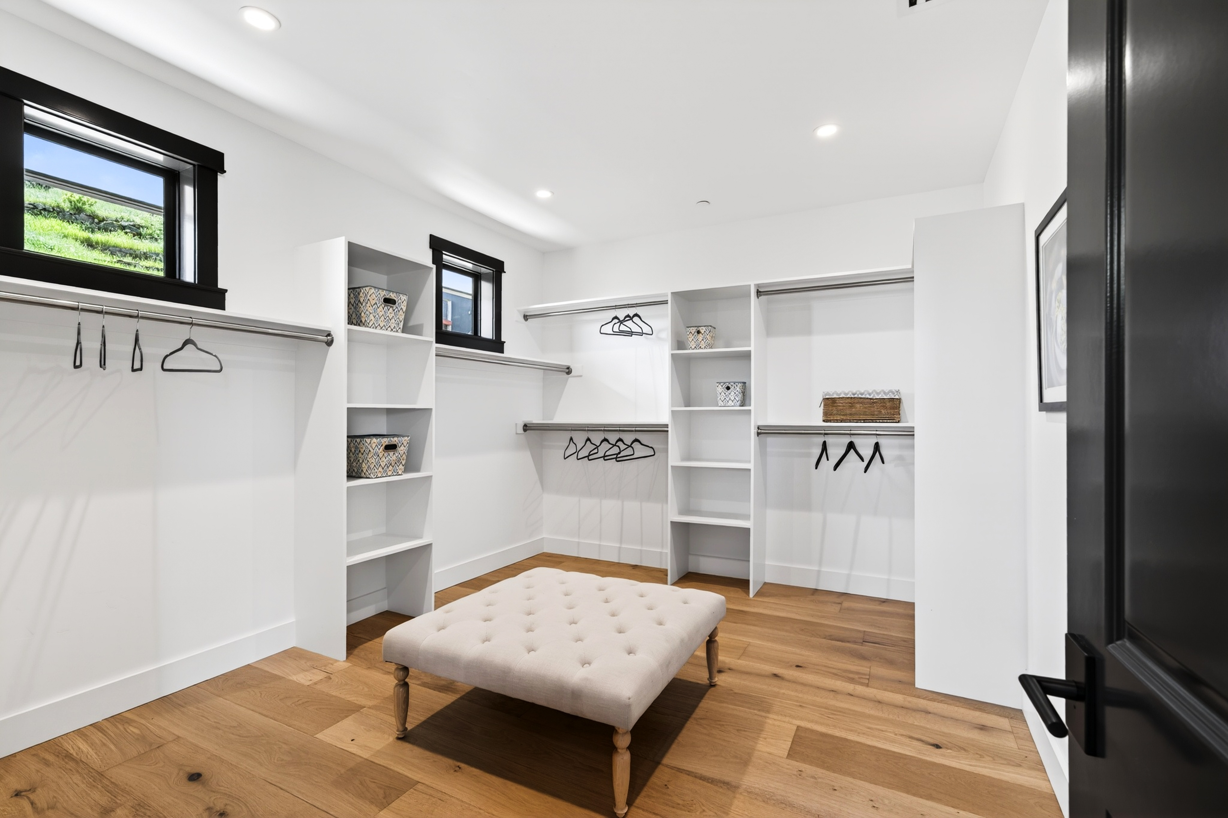  Stunning New Build - 物件實景