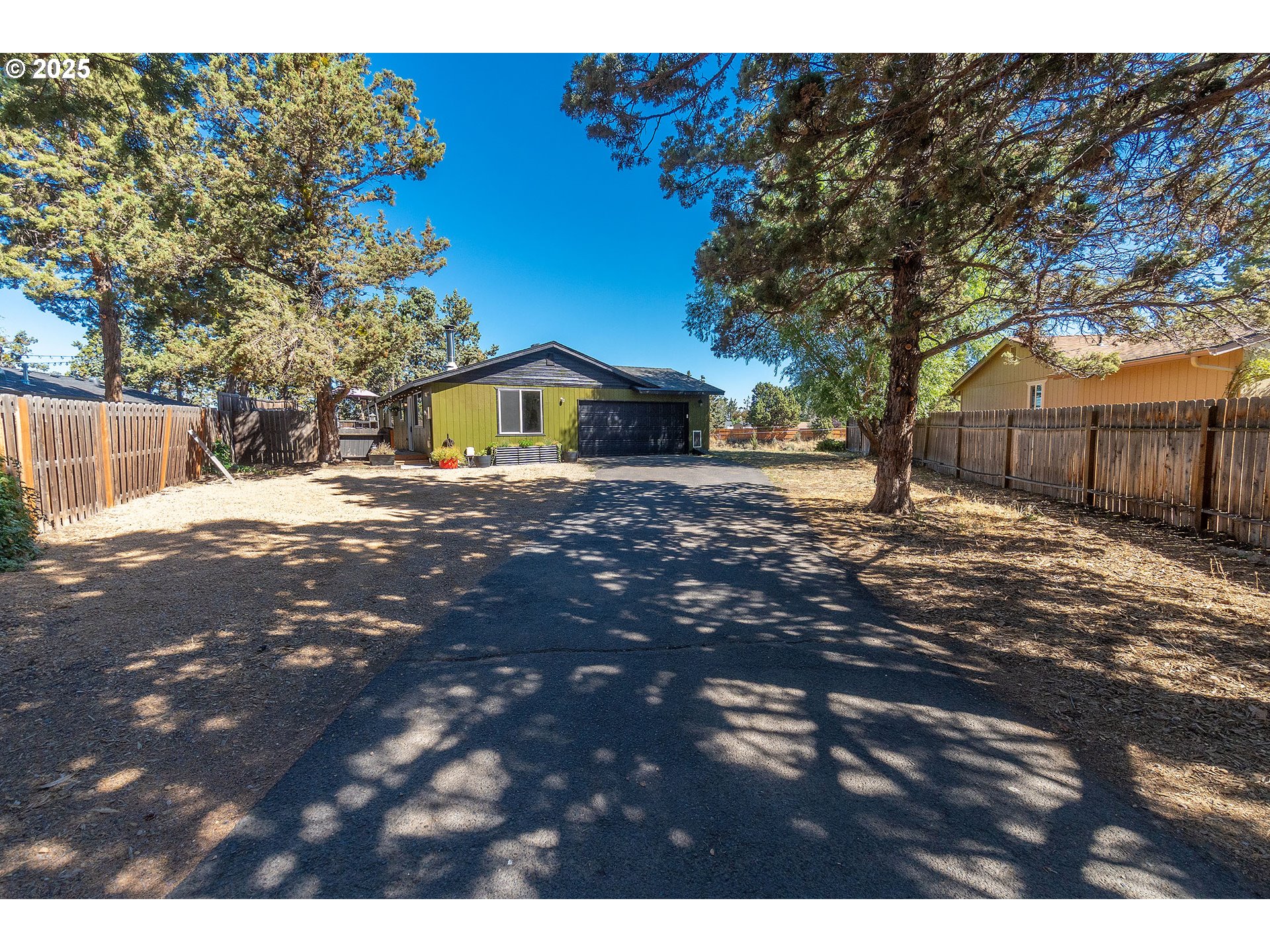 Bend, Oregon, 97701, United States, 3 Bedrooms Bedrooms, ,2 BathroomsBathrooms,Residential,For Sale,1960454