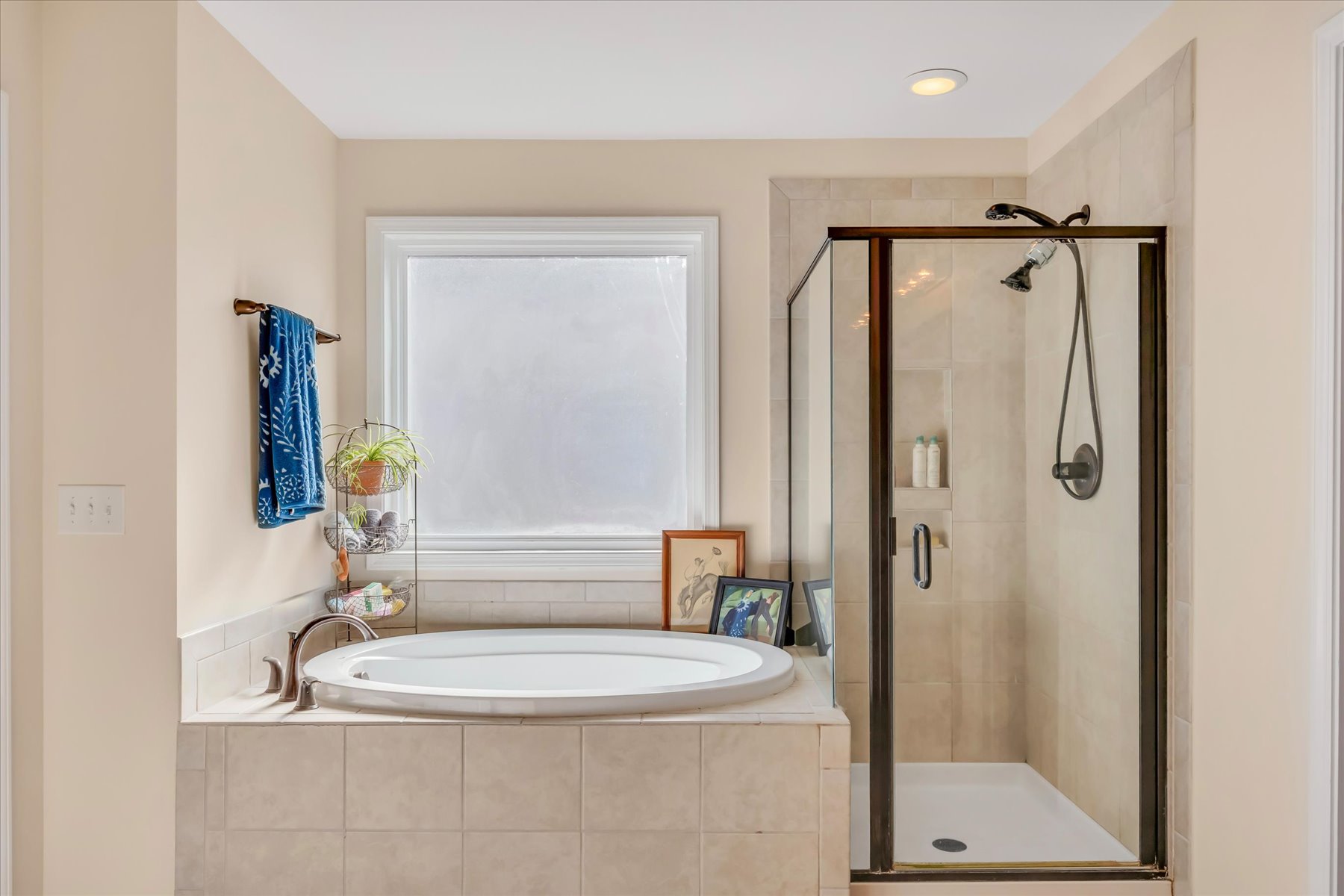  Meticulously Maintained Home in Popular Savannah Quarters Community - 物件實景