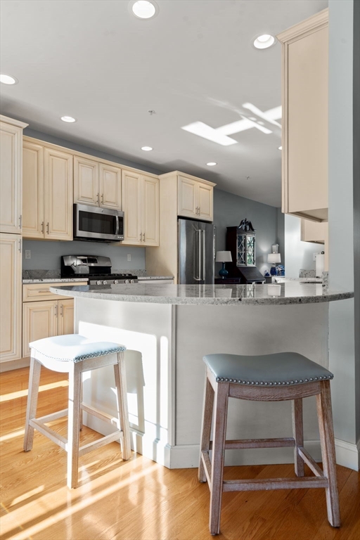 Holliston, Massachusetts, 01746, United States, 2 Bedrooms Bedrooms, ,3 BathroomsBathrooms,Residential,For Sale,1940343