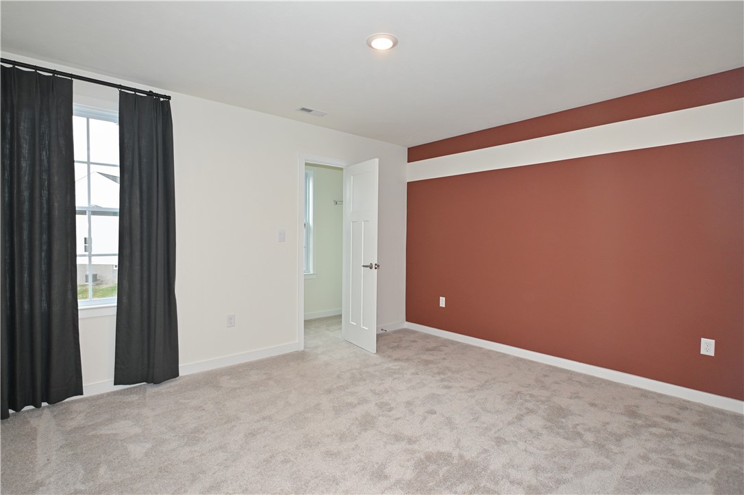 Oakdale, Pennsylvania, 15071, United States, 4 Bedrooms Bedrooms, ,4 BathroomsBathrooms,Residential,For Sale,2000076