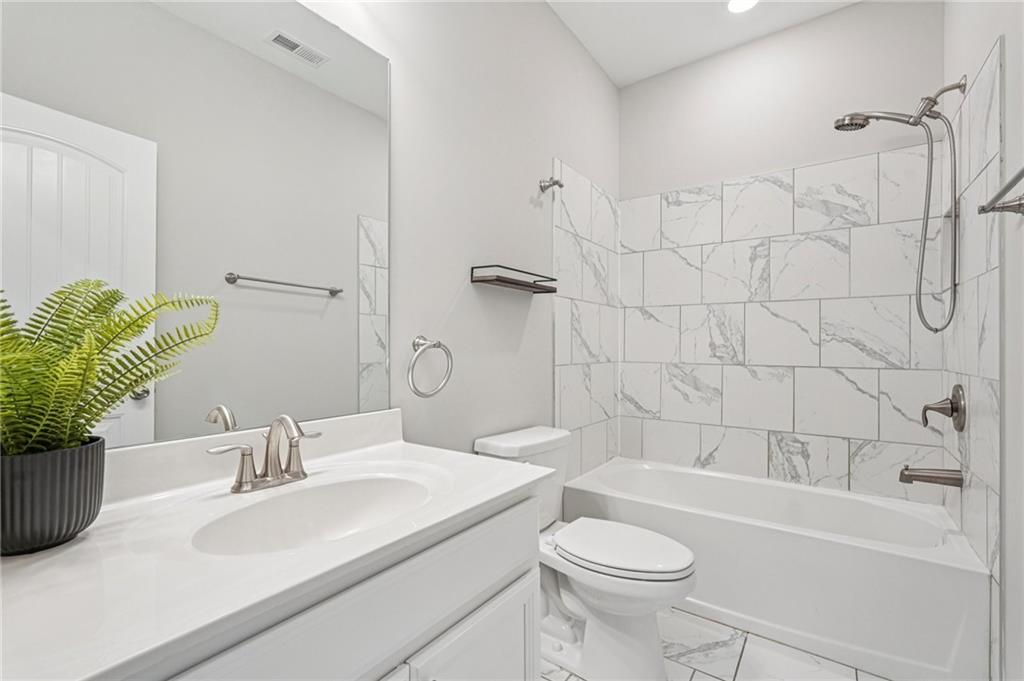 Alpharetta, Georgia, 30005, United States, 4 Bedrooms Bedrooms, ,4 BathroomsBathrooms,Residential,For Sale,2033042