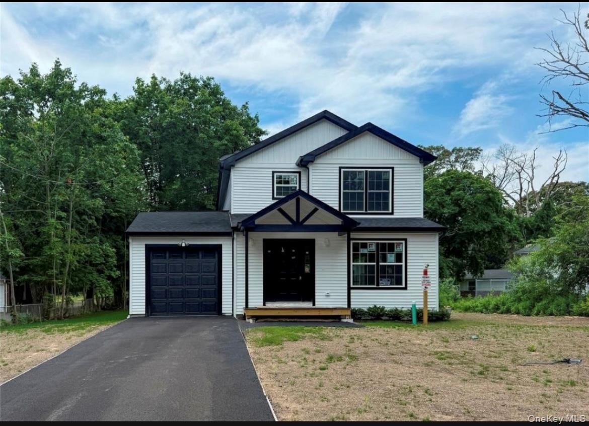 Ronkonkoma, New York, 11779, United States, 3 Bedrooms Bedrooms, ,3 BathroomsBathrooms,Residential,For Sale,1847128