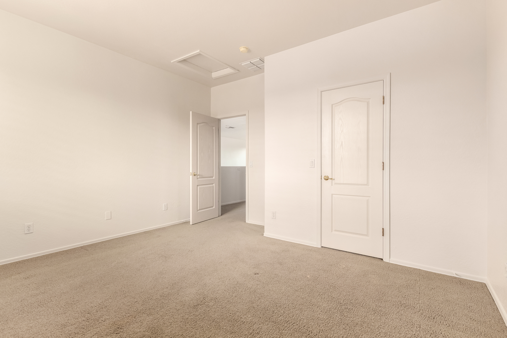 Phoenix, Arizona, 85083, United States, 4 Bedrooms Bedrooms, ,4 BathroomsBathrooms,Residential,For Sale,1993851