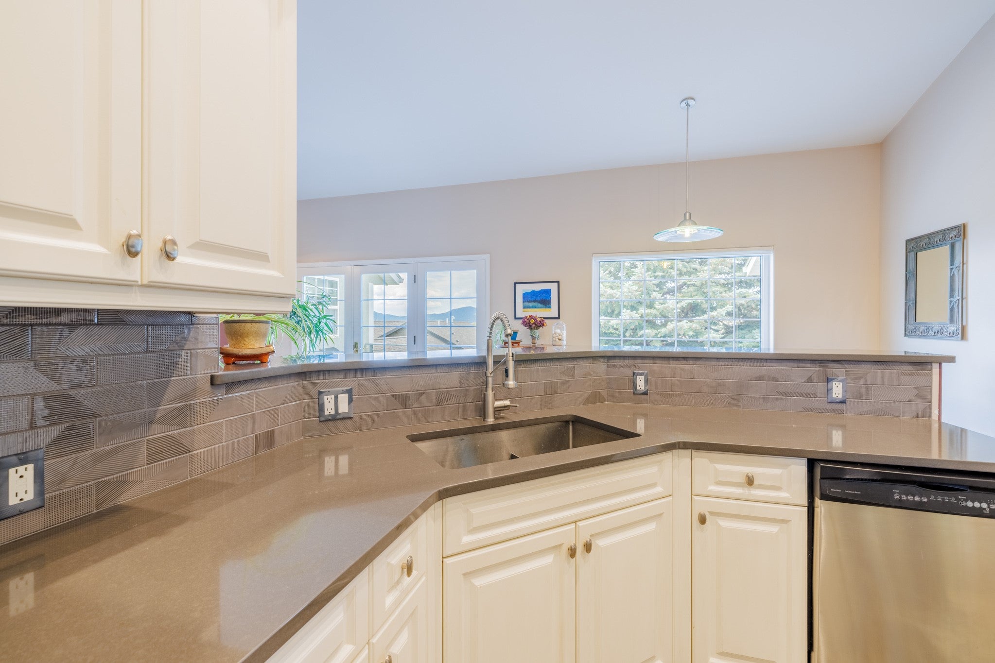 Helena, Montana, 59601, United States, 5 Bedrooms Bedrooms, ,3 BathroomsBathrooms,Residential,For Sale,1885128