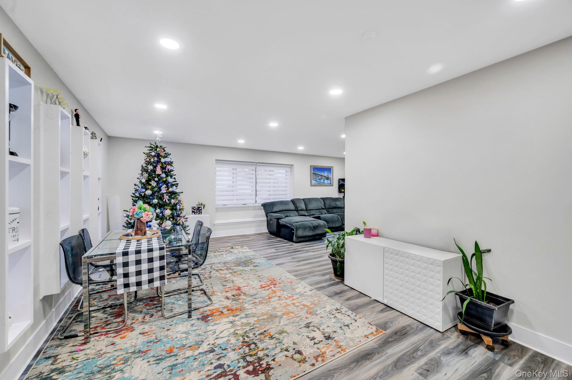 Bellport, New York, 11713, United States, 4 Bedrooms Bedrooms, ,2 BathroomsBathrooms,Residential,For Sale,2002038