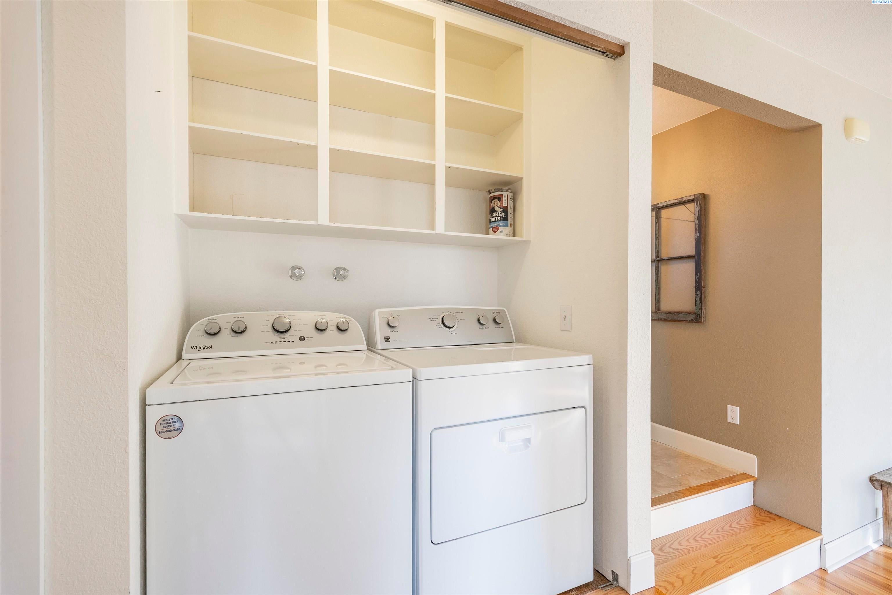 Sunnyside, Washington, 98944, United States, 3 Bedrooms Bedrooms, ,2 BathroomsBathrooms,Residential,For Sale,1998016