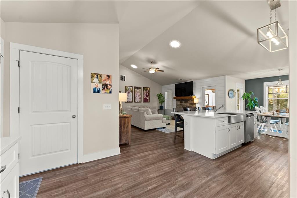 Cumming, Georgia, 30041, United States, 3 Bedrooms Bedrooms, ,2 BathroomsBathrooms,Residential,For Sale,2009266