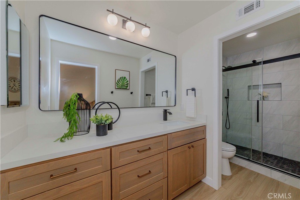 Fullerton, California, 92833, United States, 2 Bedrooms Bedrooms, ,3 BathroomsBathrooms,Residential,For Sale,1890982