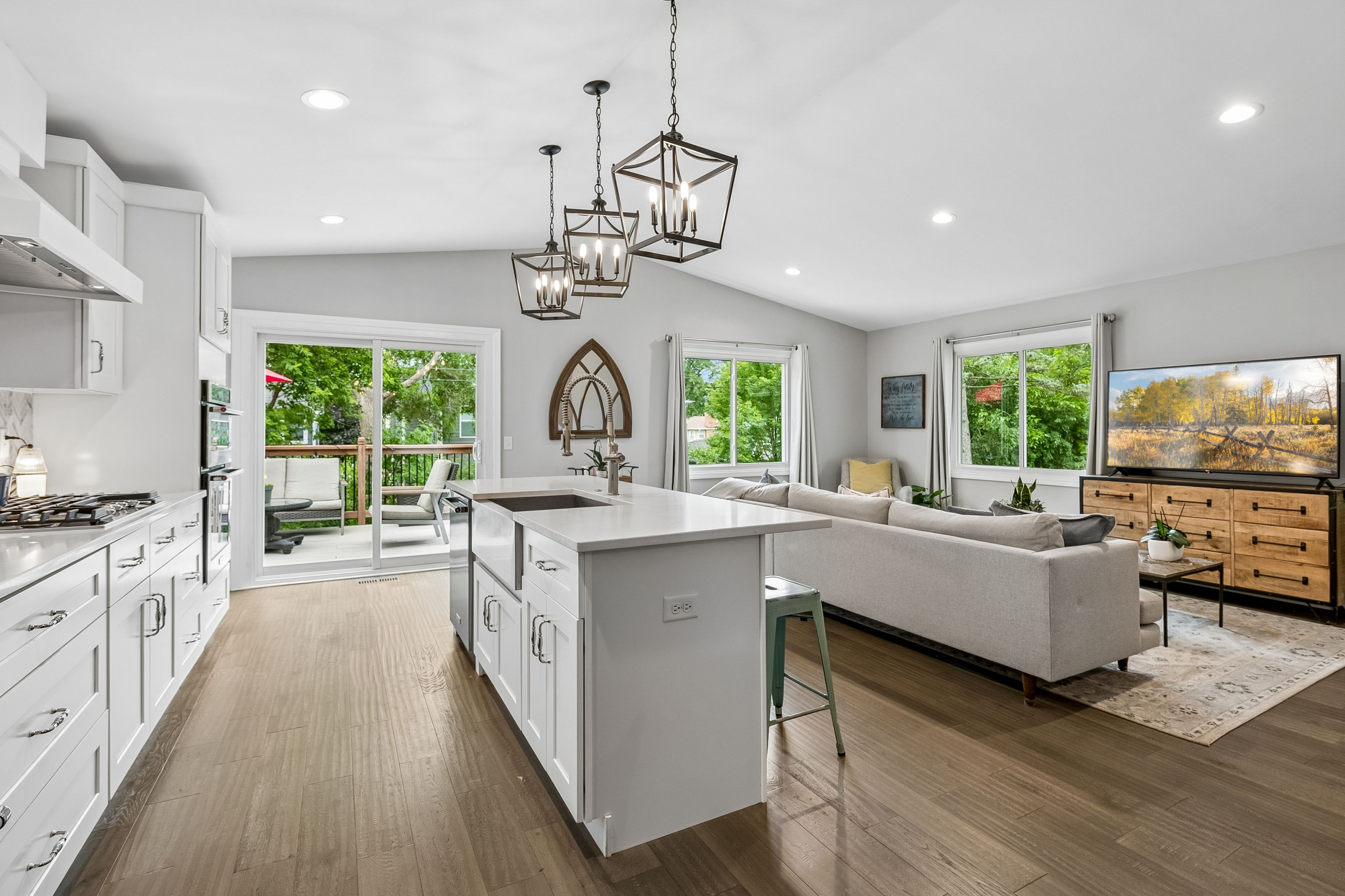  Beautifully Renovated in Coveted Chowen Park - 物件實景