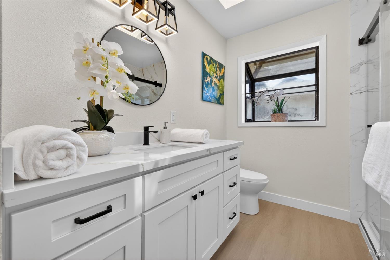 Sebastopol, California, 95472, United States, 2 Bedrooms Bedrooms, ,1 BathroomBathrooms,Residential,For Sale,2048872