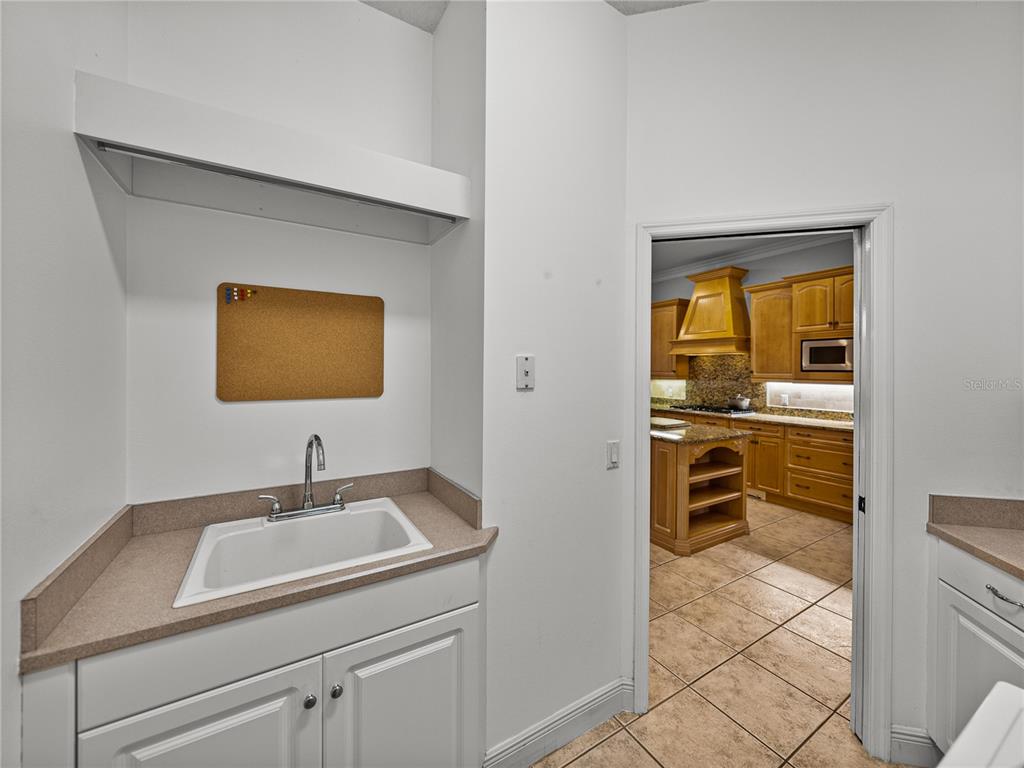 Winter Haven, Florida, 33884, United States, 4 Bedrooms Bedrooms, ,4 BathroomsBathrooms,Residential,For Sale,1934531