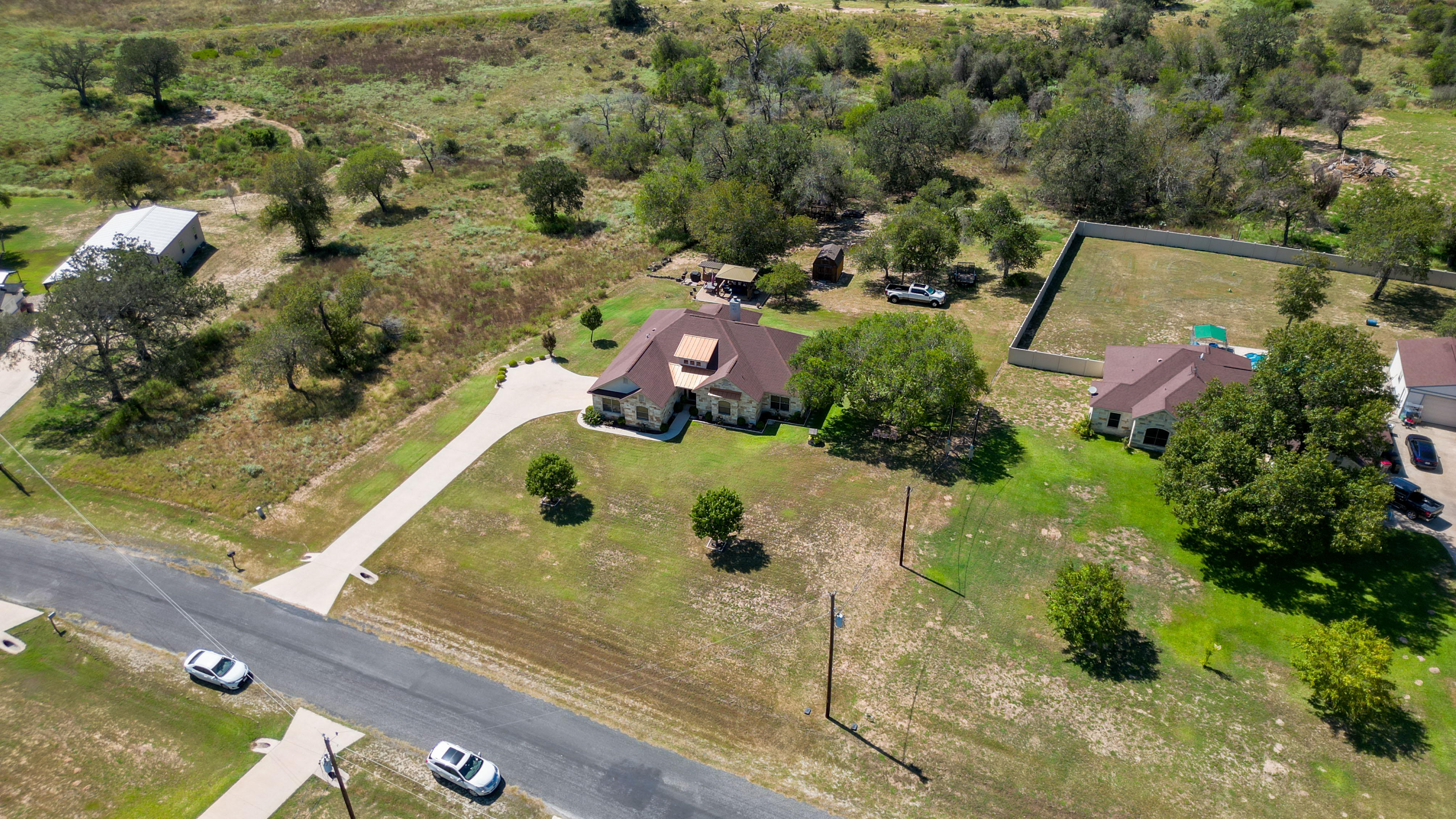 Floresville, Texas, 78114, United States, 3 Bedrooms Bedrooms, ,2 BathroomsBathrooms,Residential,For Sale,1978847