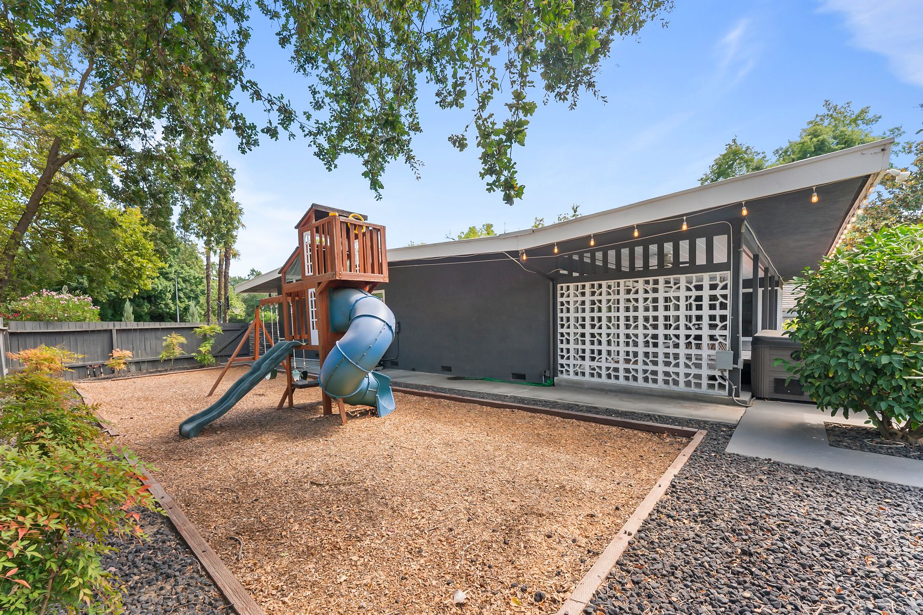  4935 Fair Oaks Boulevard, Carmichael, CA 95608 - 物件實景