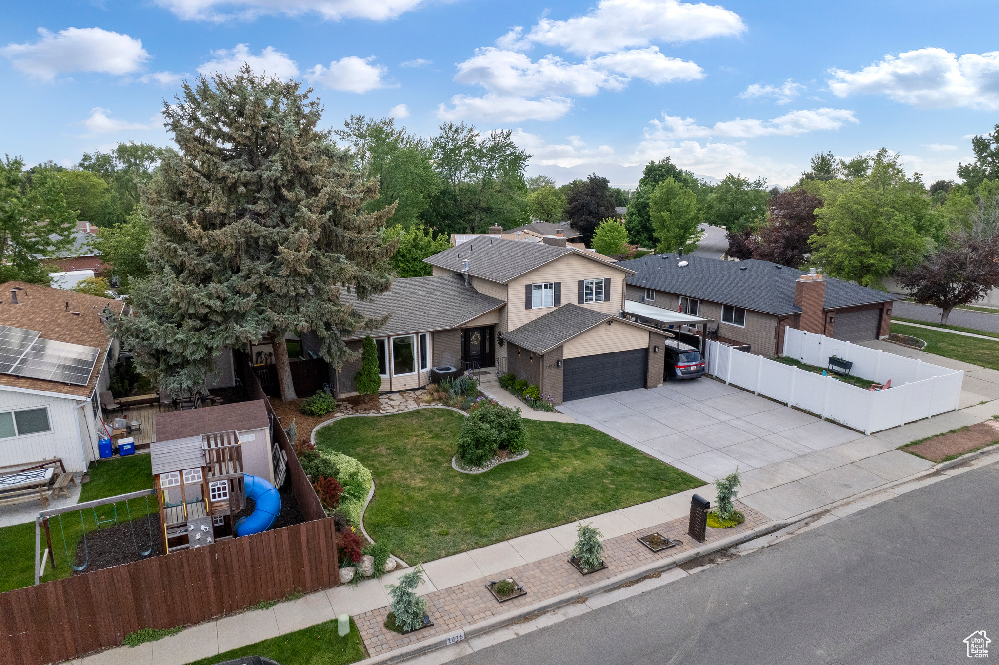Sandy, Utah, 84093, United States, 6 Bedrooms Bedrooms, ,2 BathroomsBathrooms,Residential,For Sale,1882601