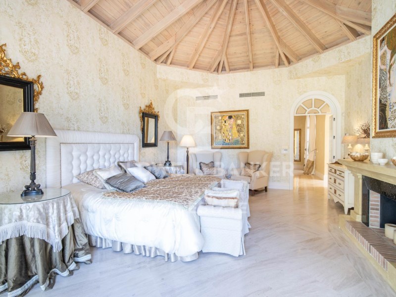 Marbella, Andalusia, ES, 5 Bedrooms Bedrooms, ,5 BathroomsBathrooms,Residential,For Sale,1918822