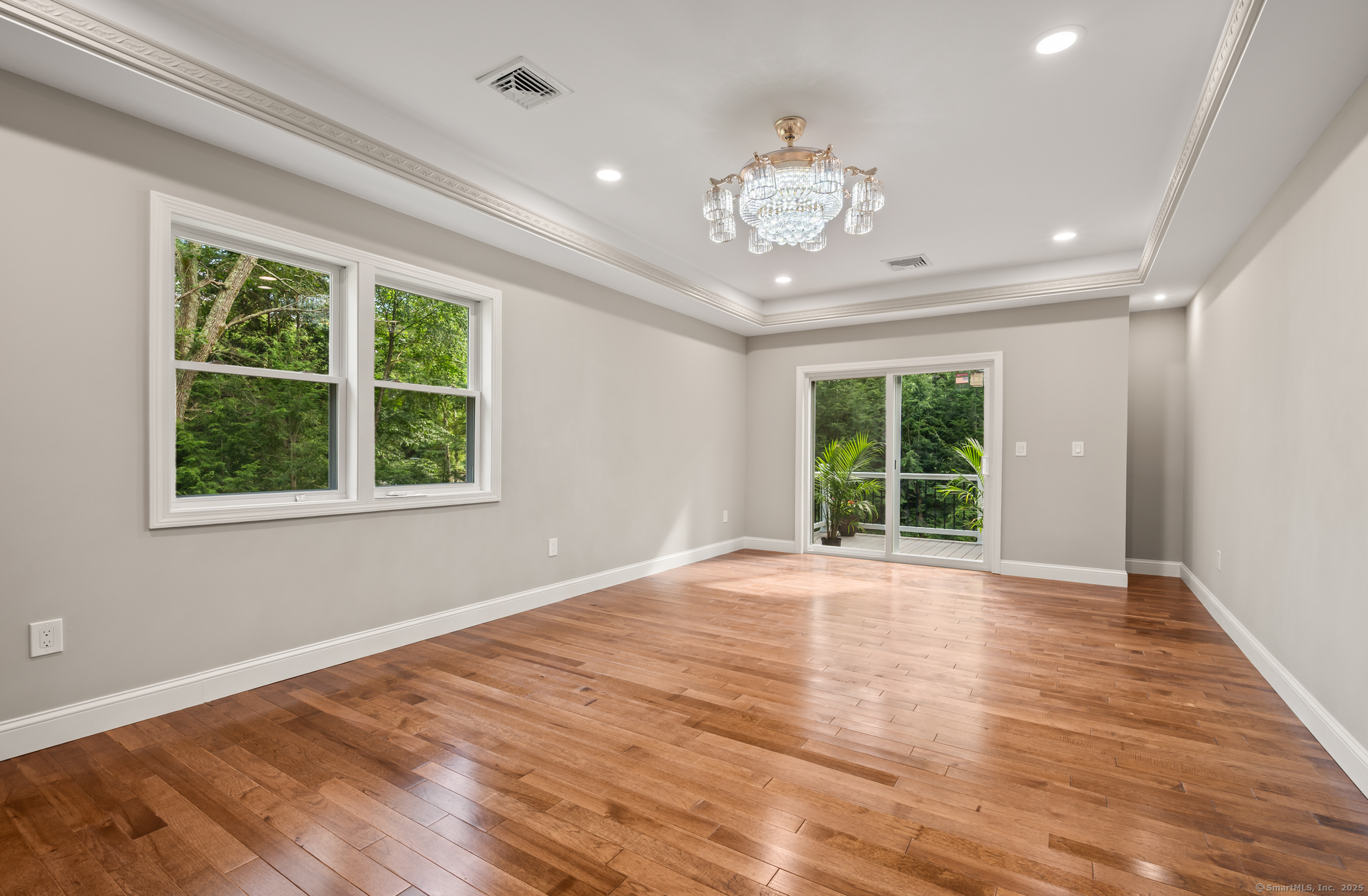 Simsbury, Connecticut, 06092, United States, 4 Bedrooms Bedrooms, ,3 BathroomsBathrooms,Residential,For Sale,1872405