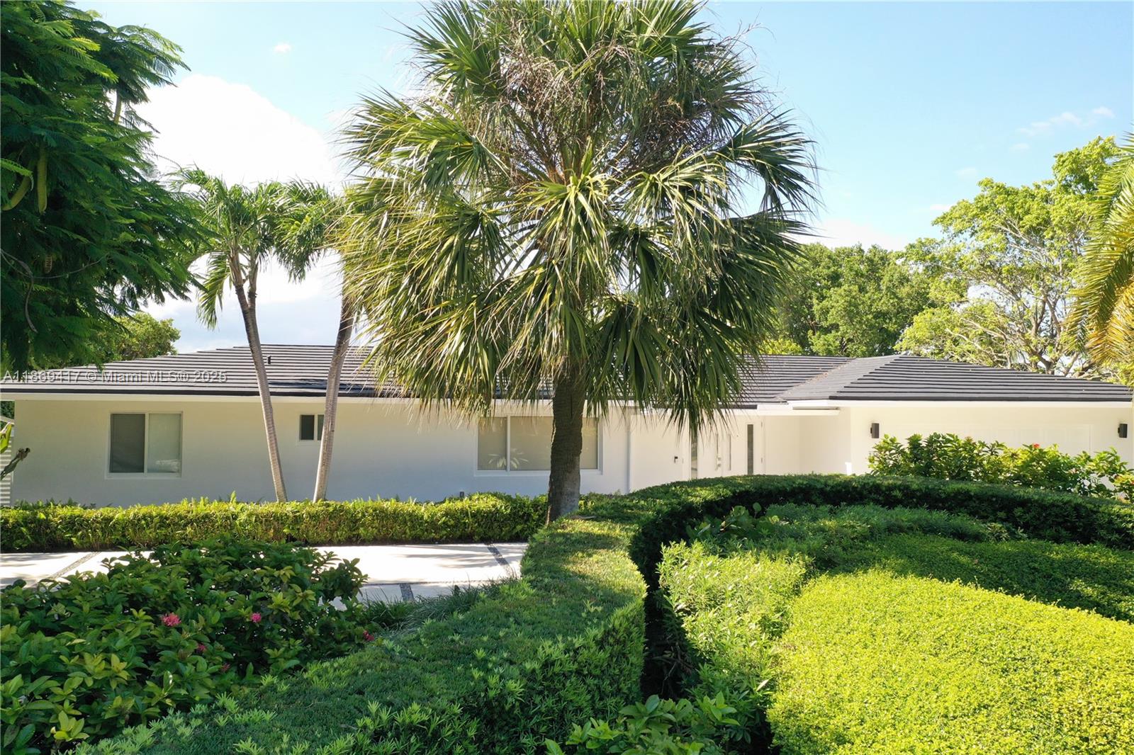 Key Biscayne, Florida, 33149, United States, 4 Bedrooms Bedrooms, ,4 BathroomsBathrooms,Residential,For Sale,1942123