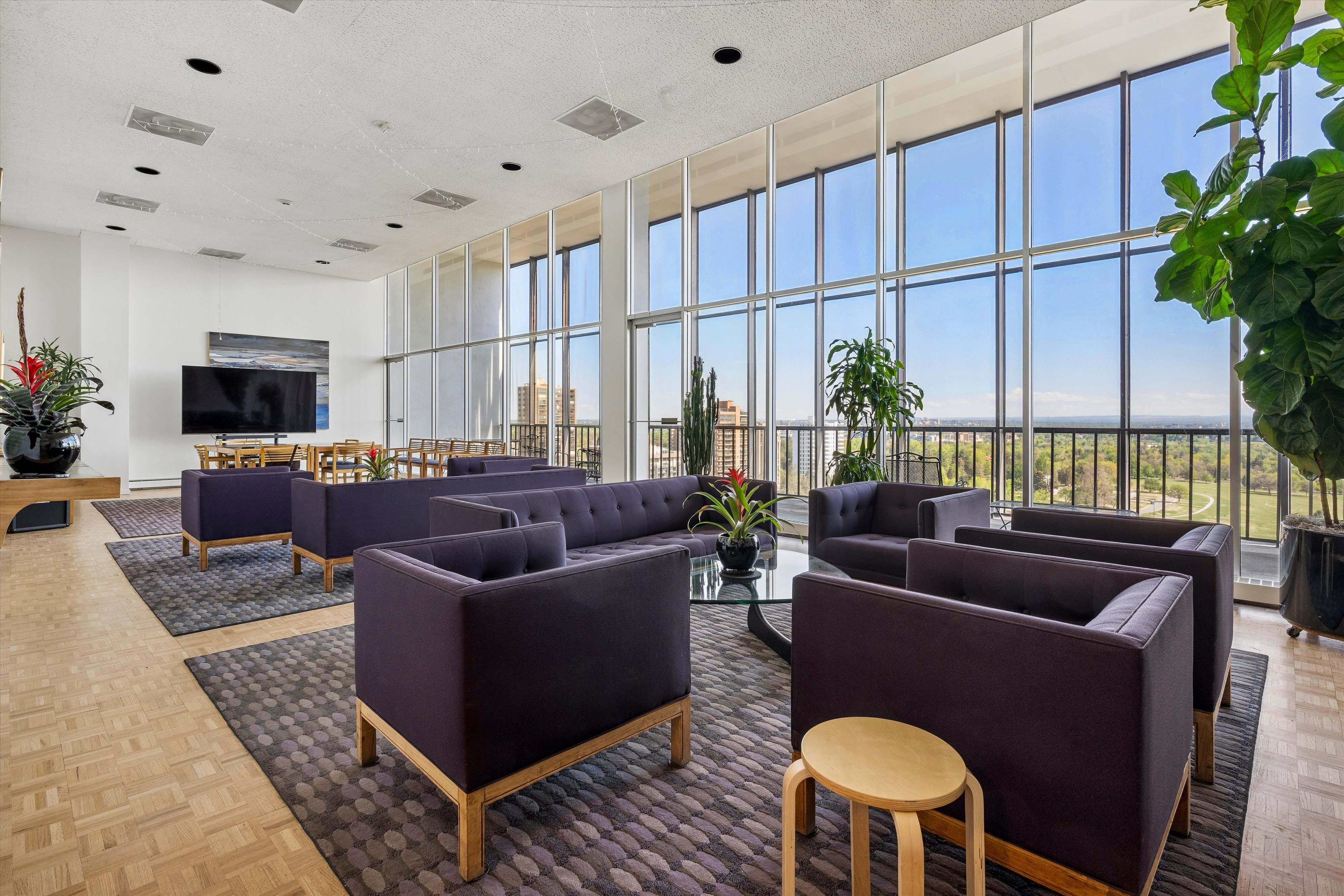  Easy living at Denver’s most iconic mid-century building - 物件實景