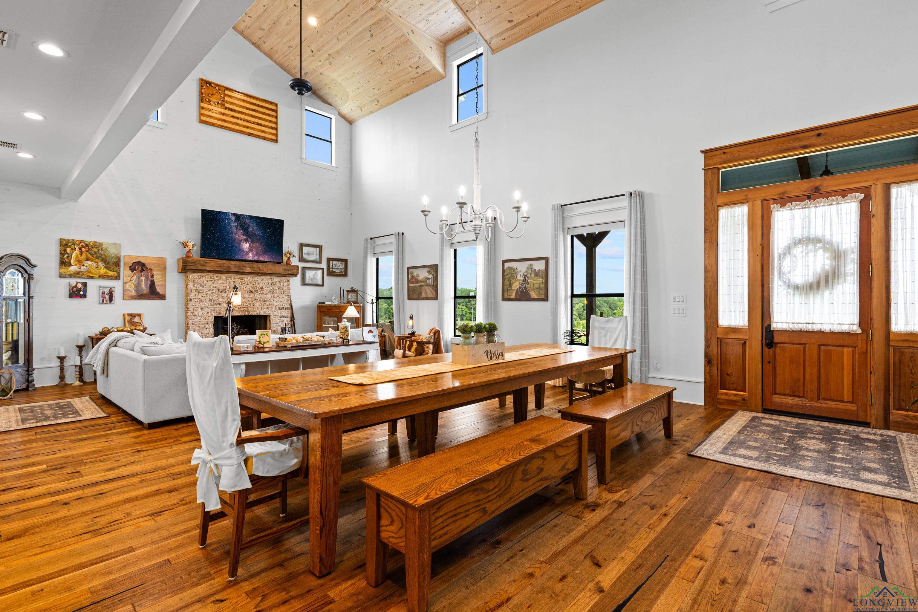 Jefferson, Texas, 75657, United States, 4 Bedrooms Bedrooms, ,4 BathroomsBathrooms,Residential,For Sale,1859470