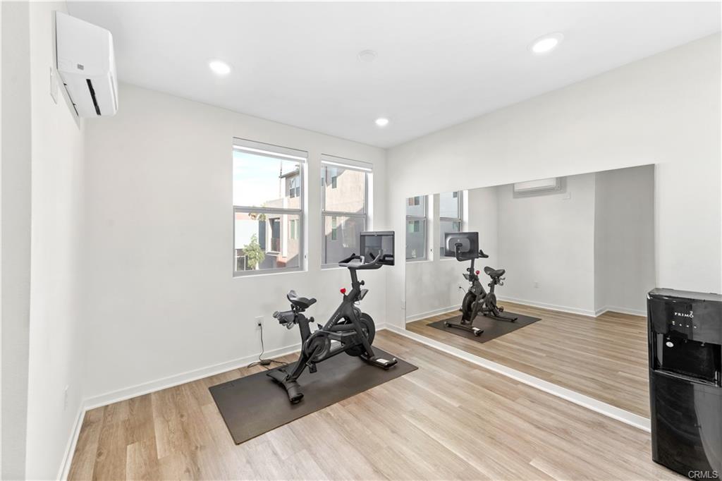 Compton, California, 90221, United States, 9 Bedrooms Bedrooms, ,Residential,For Sale,1982373