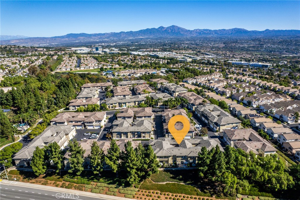 Aliso Viejo, California, 92656, United States, 2 Bedrooms Bedrooms, ,3 BathroomsBathrooms,Residential,For Sale,1989024