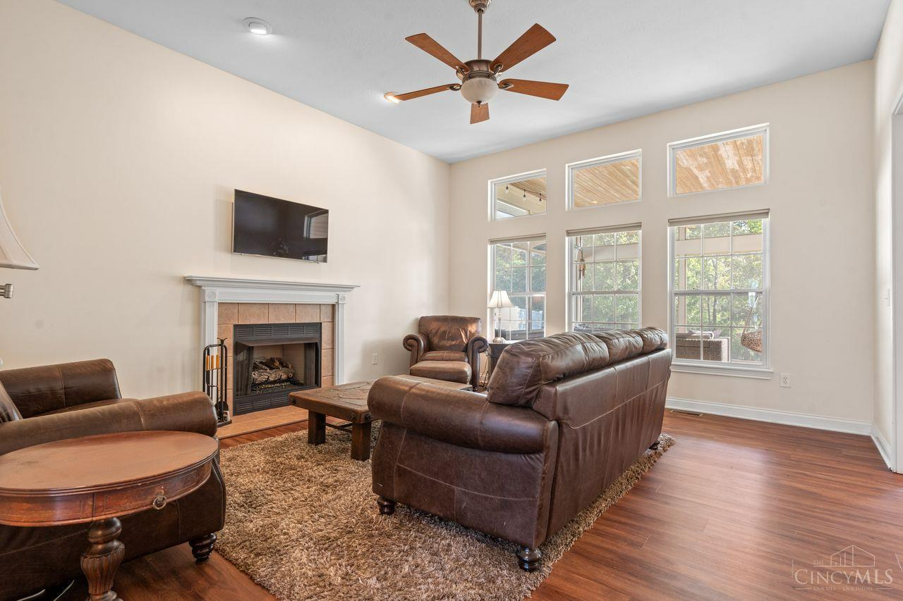 Hamilton Twp, Ohio, 45039, United States, 5 Bedrooms Bedrooms, ,4 BathroomsBathrooms,Residential,For Sale,1989607