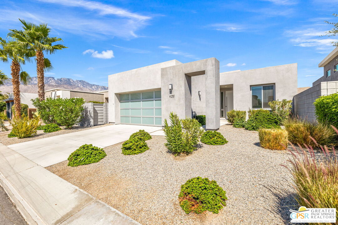 Palm Springs, California, 92262, United States, 3 Bedrooms Bedrooms, ,3 BathroomsBathrooms,Residential,For Sale,1927236