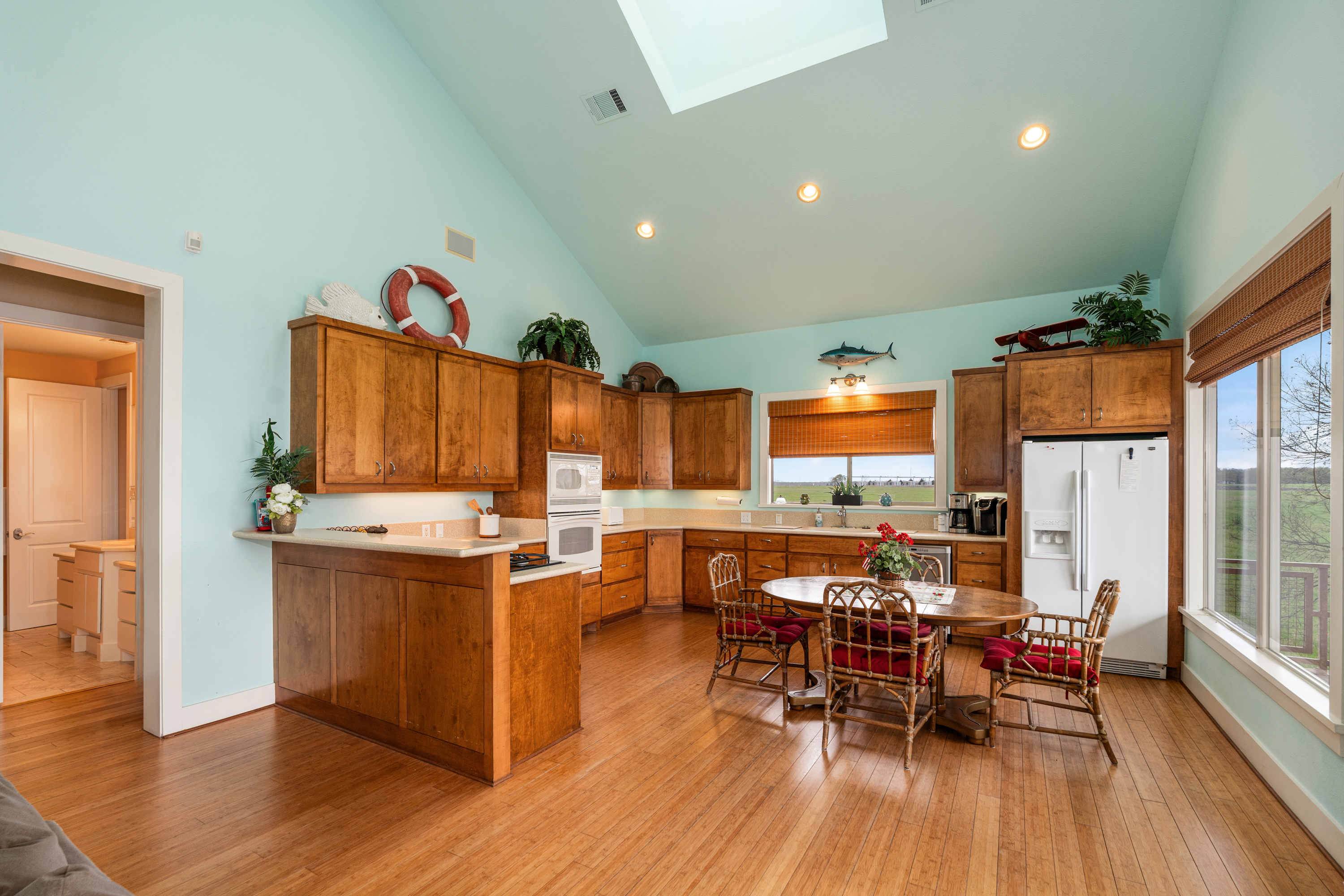  Waterfront Compound on 3.746 Acres at Cedar Creek Lake - 物件實景