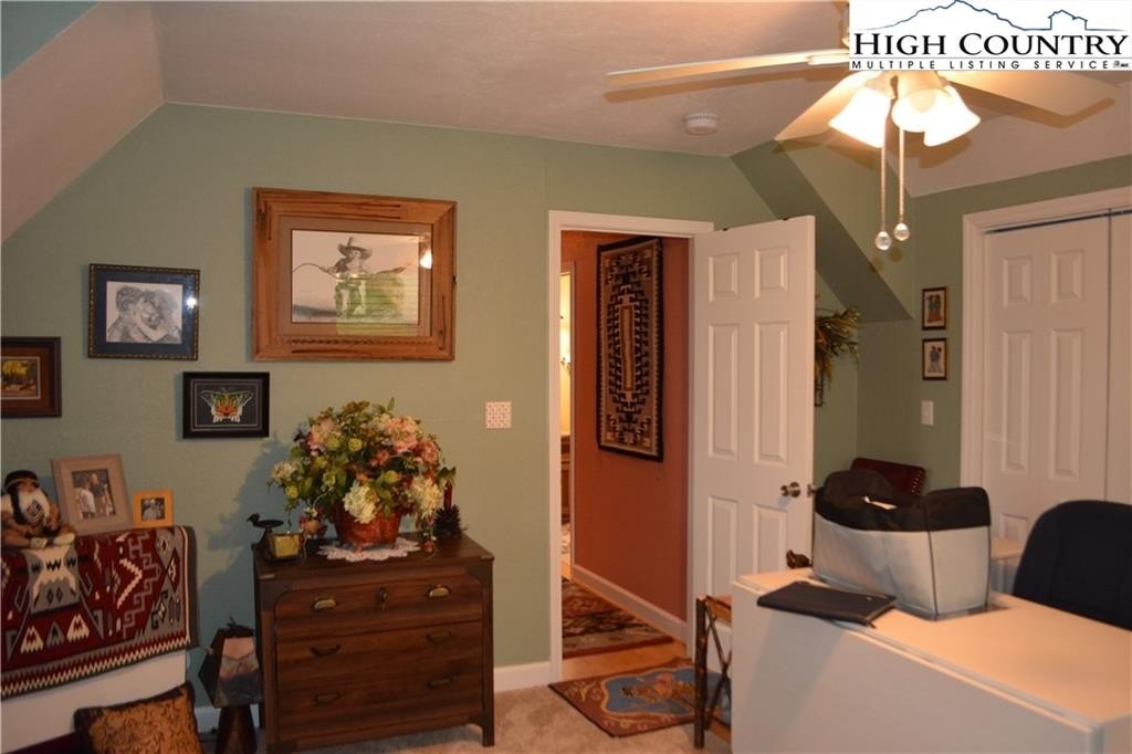 Elk Park, North Carolina, 28622, United States, 3 Bedrooms Bedrooms, ,3 BathroomsBathrooms,Residential,For Sale,1984406