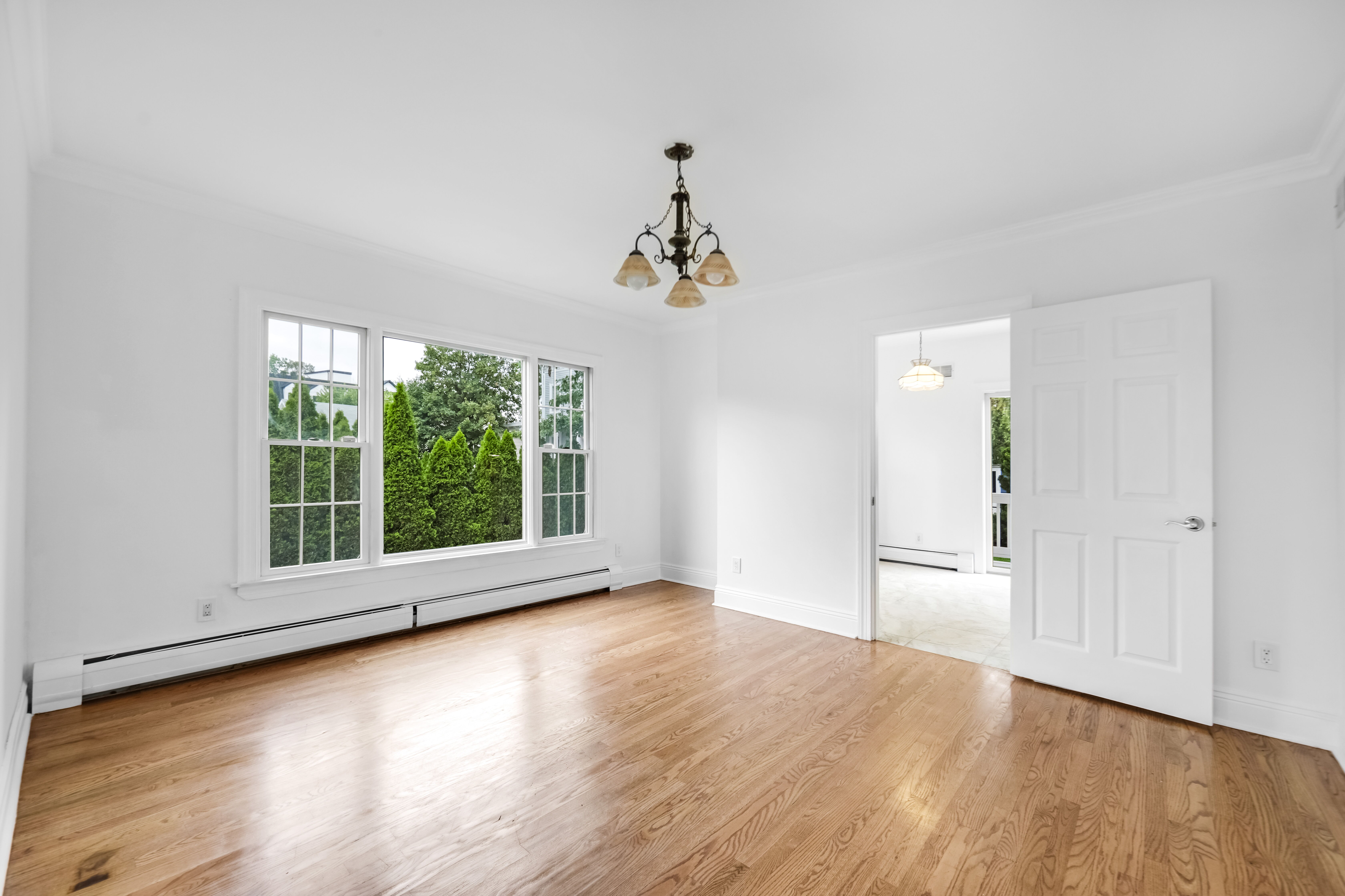 Fort Lee, New Jersey, 07024, United States, 5 Bedrooms Bedrooms, ,4 BathroomsBathrooms,Residential,For Sale,1981309