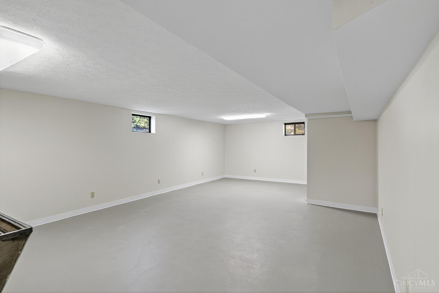 Madeira, Ohio, 45243, United States, 3 Bedrooms Bedrooms, ,2 BathroomsBathrooms,Residential,For Sale,1971231