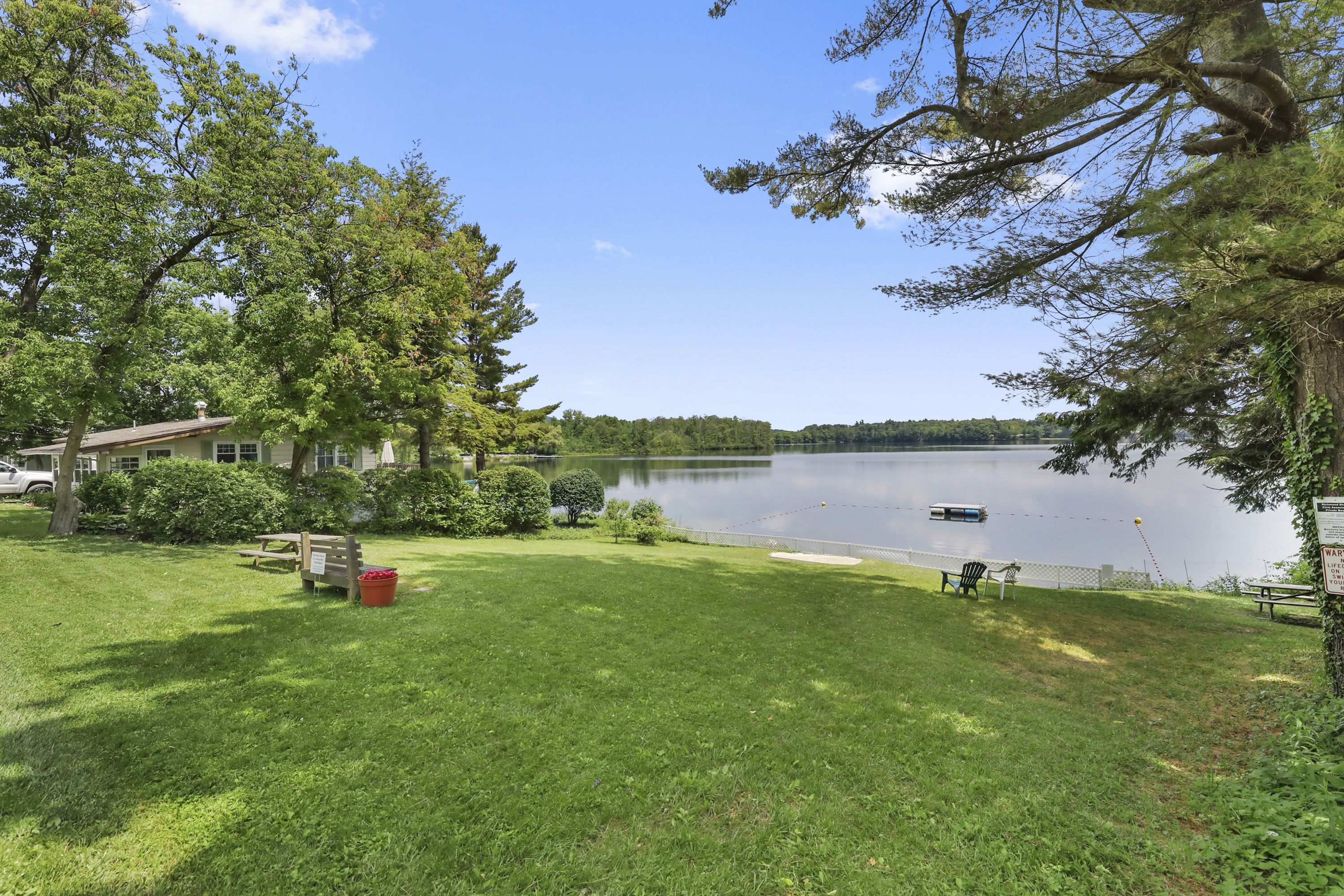  Chic Richmond Pond Bungalow - 物件實景