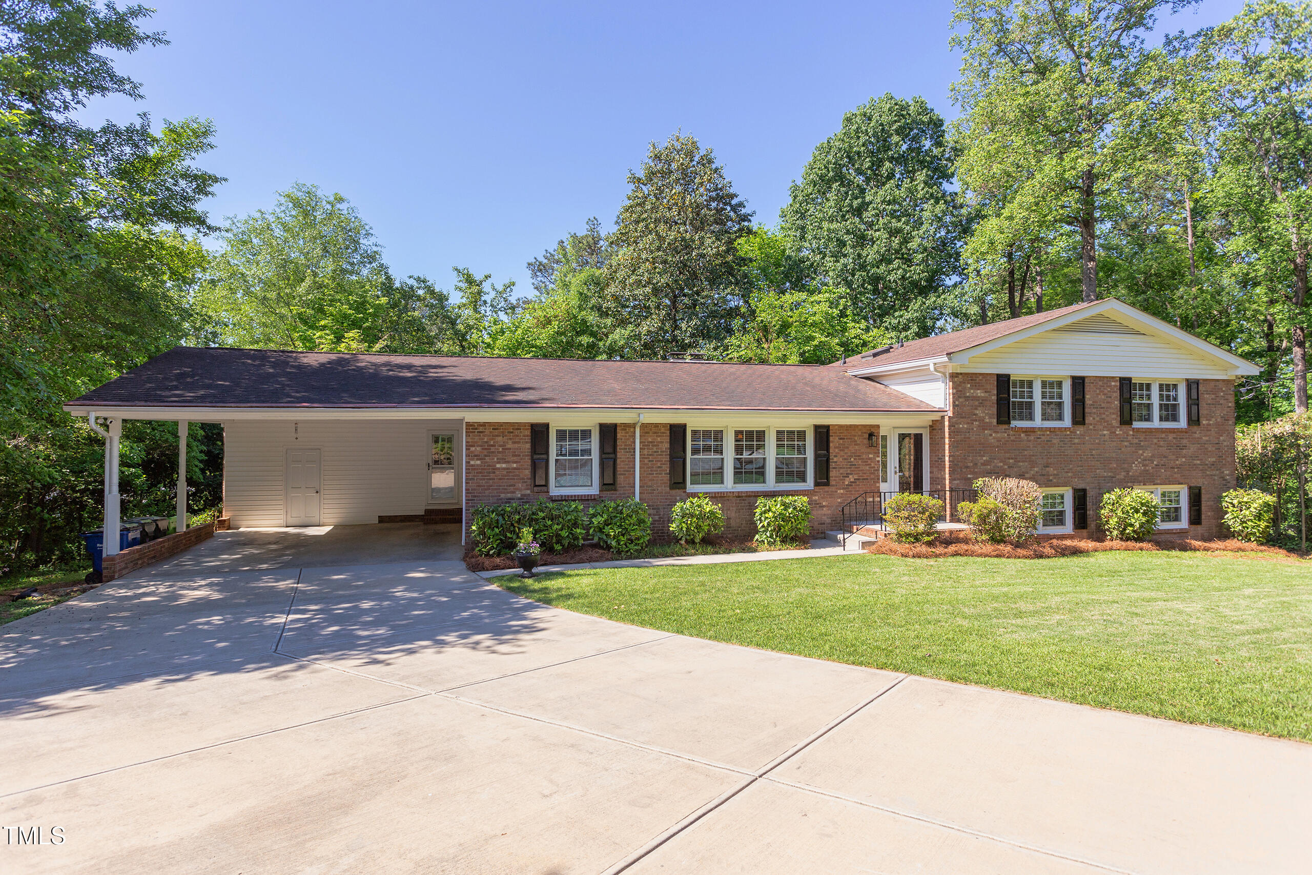 Raleigh, North Carolina, 27612, United States, 6 Bedrooms Bedrooms, ,4 BathroomsBathrooms,Residential,For Sale,1793984