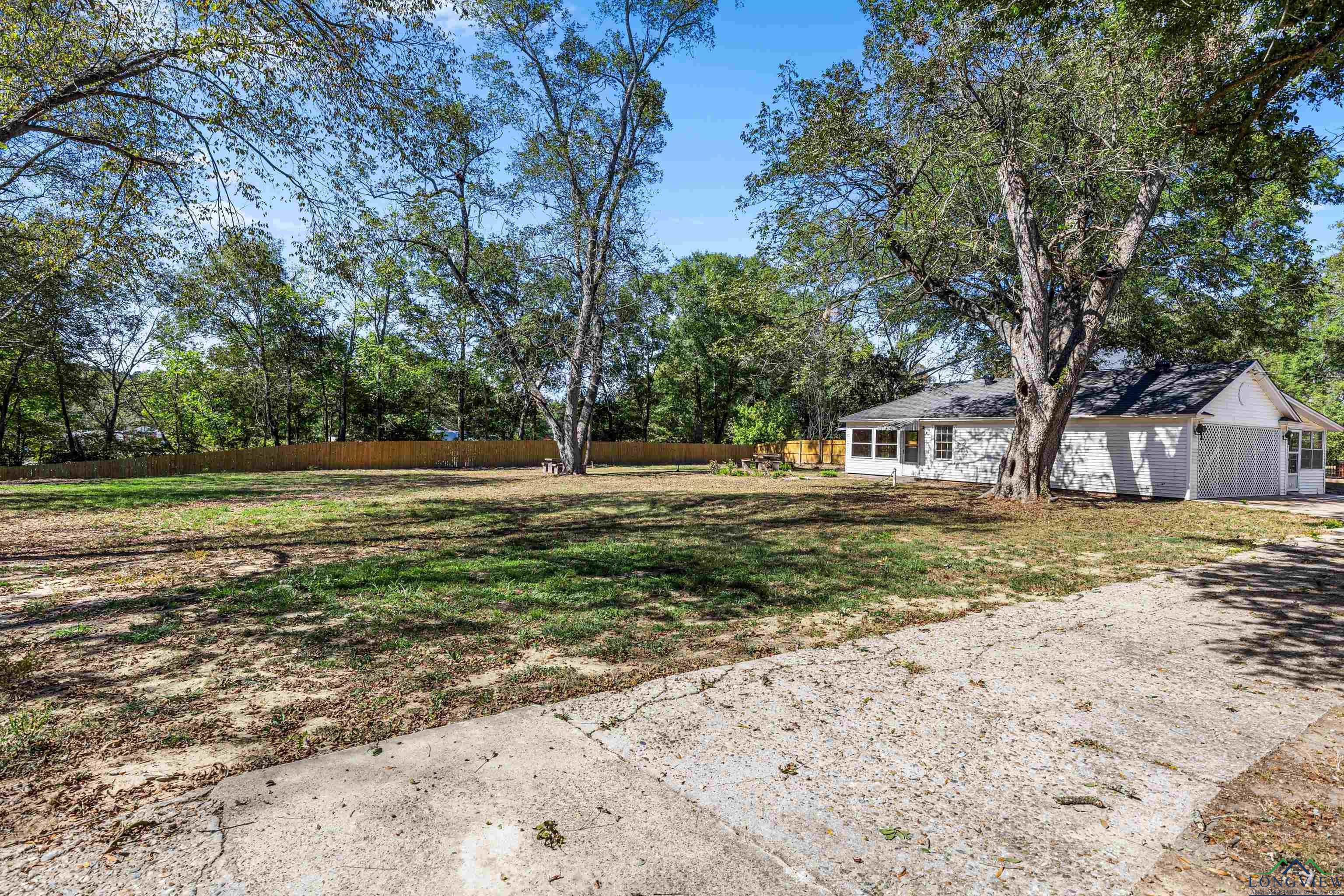 Jefferson, Texas, 75657, United States, 5 Bedrooms Bedrooms, ,5 BathroomsBathrooms,Residential,For Sale,1978271