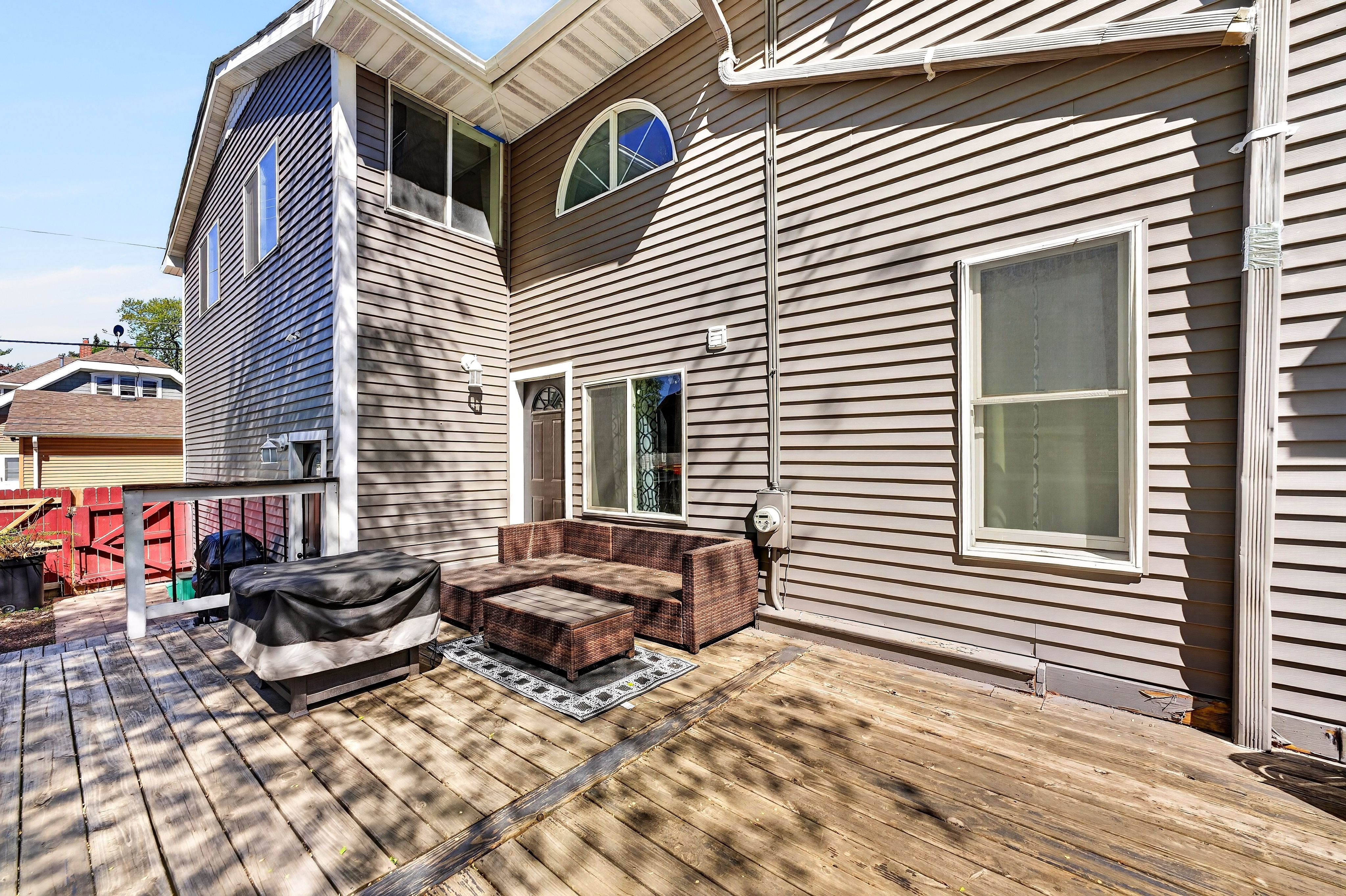  Ultimate Versatility: 7-Bedroom Gem with $40K in Upgrades & Private Guest Wing - 物件實景