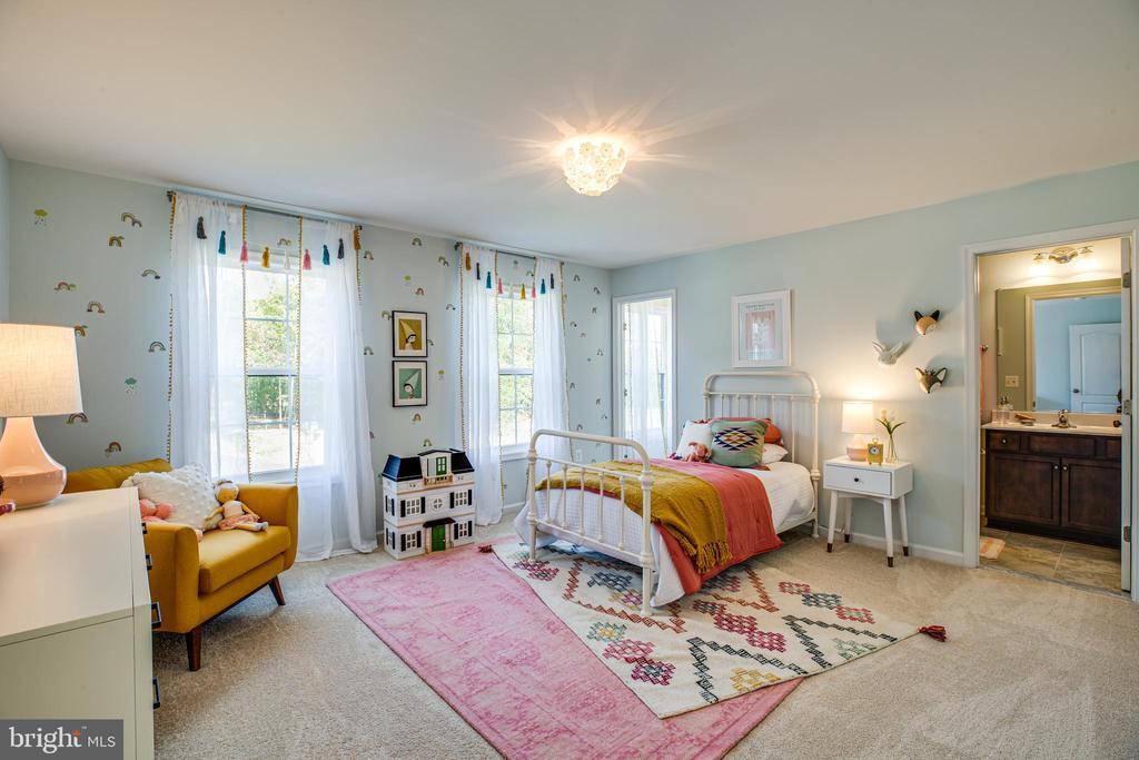 Spotsylvania, Virginia, 22551, United States, 6 Bedrooms Bedrooms, ,4 BathroomsBathrooms,Residential,For Sale,1916890