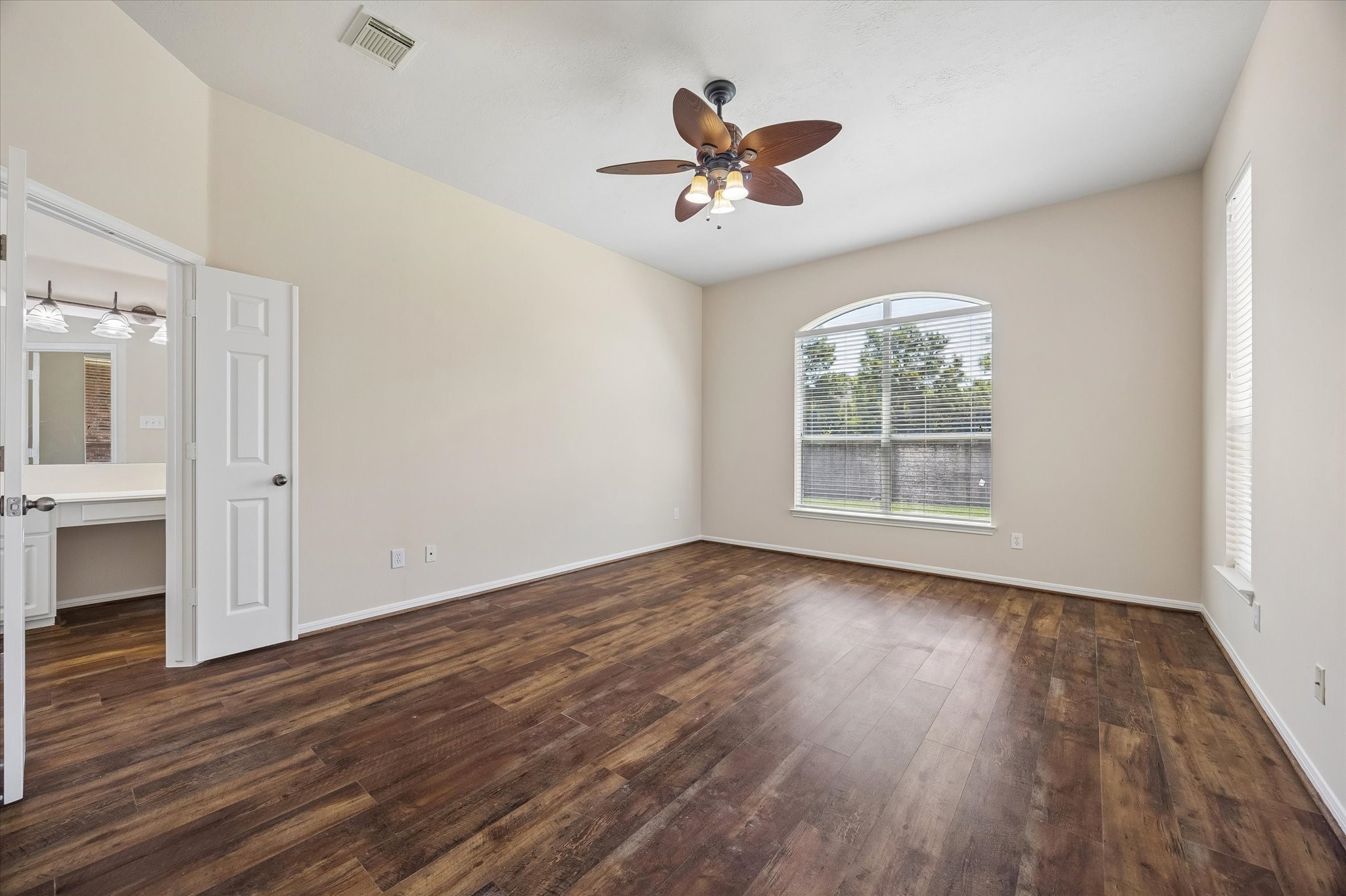  2807 Falcon Knoll Lane - 物件實景