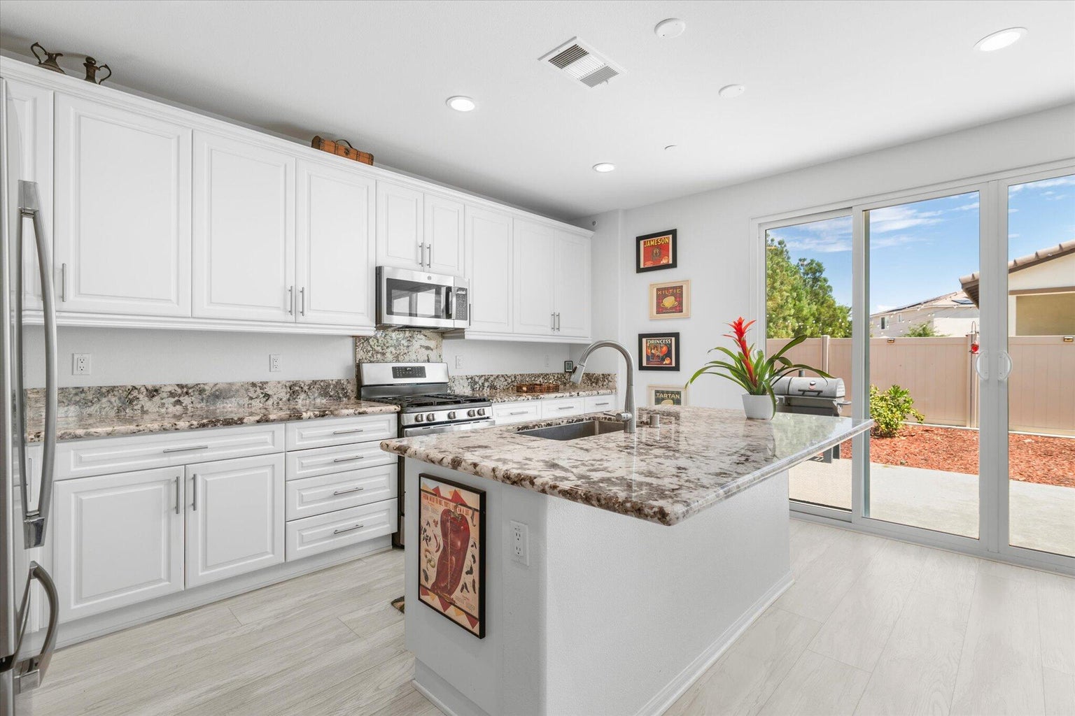 Lake Elsinore, California, 92530, United States, 3 Bedrooms Bedrooms, ,2 BathroomsBathrooms,Residential,For Sale,2007518