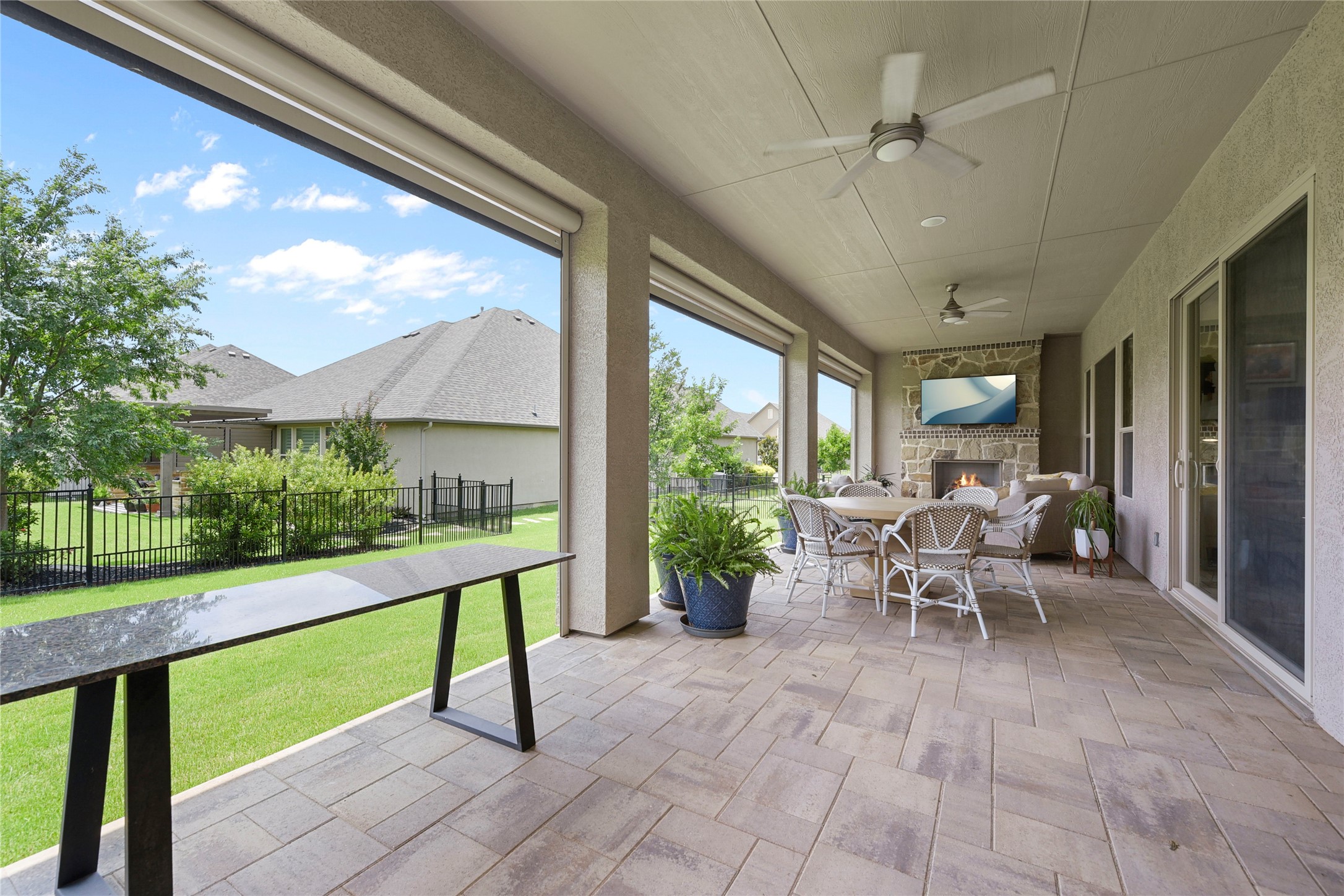 Denton, Texas, 76207, United States, 2 Bedrooms Bedrooms, ,3 BathroomsBathrooms,Residential,For Sale,1837650