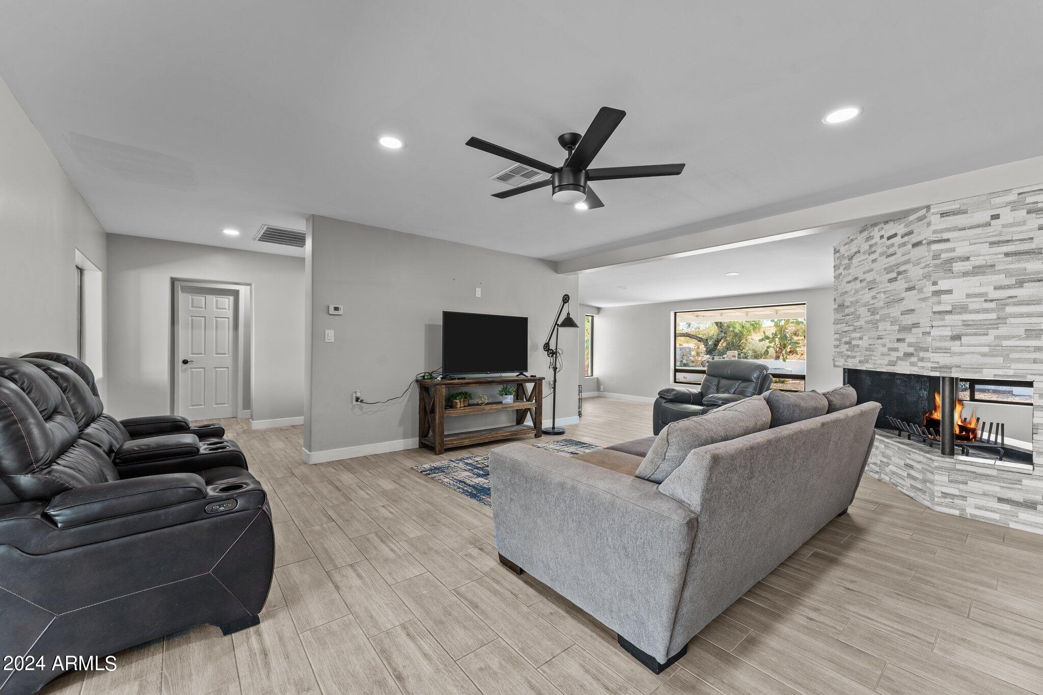 Wickenburg, Arizona, 85390, United States, 3 Bedrooms Bedrooms, ,3 BathroomsBathrooms,Residential,For Sale,1928779